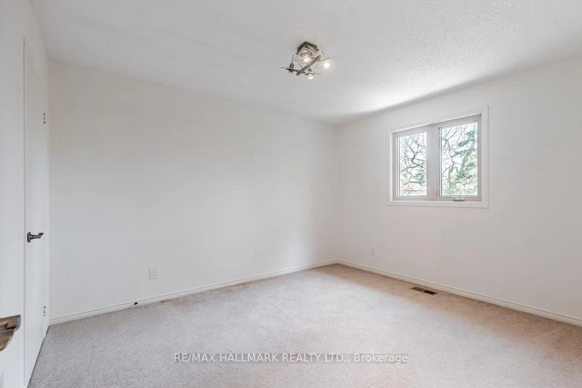 Photo 24 of 66 Stratton Crescent, Whitby, Rolling Acres — HOMEH