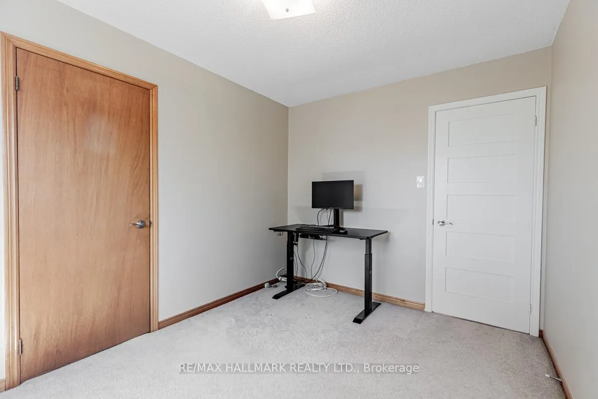 Photo 33 of 66 Stratton Crescent, Whitby, Rolling Acres — HOMEH