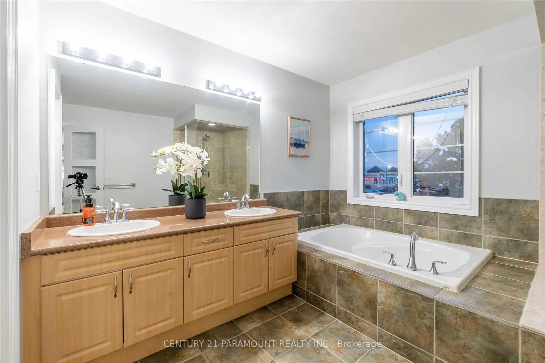 Photo 23 of 82 Leparc Road, Brampton, Vales of Castlemore North — HOMEH