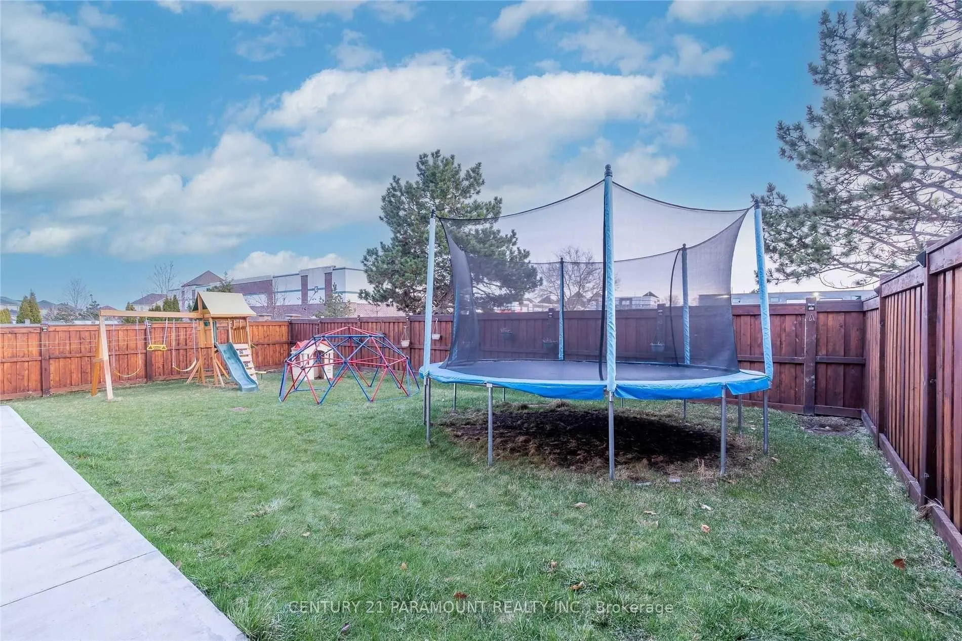 Photo 33 of 82 Leparc Road, Brampton, Vales of Castlemore North — HOMEH