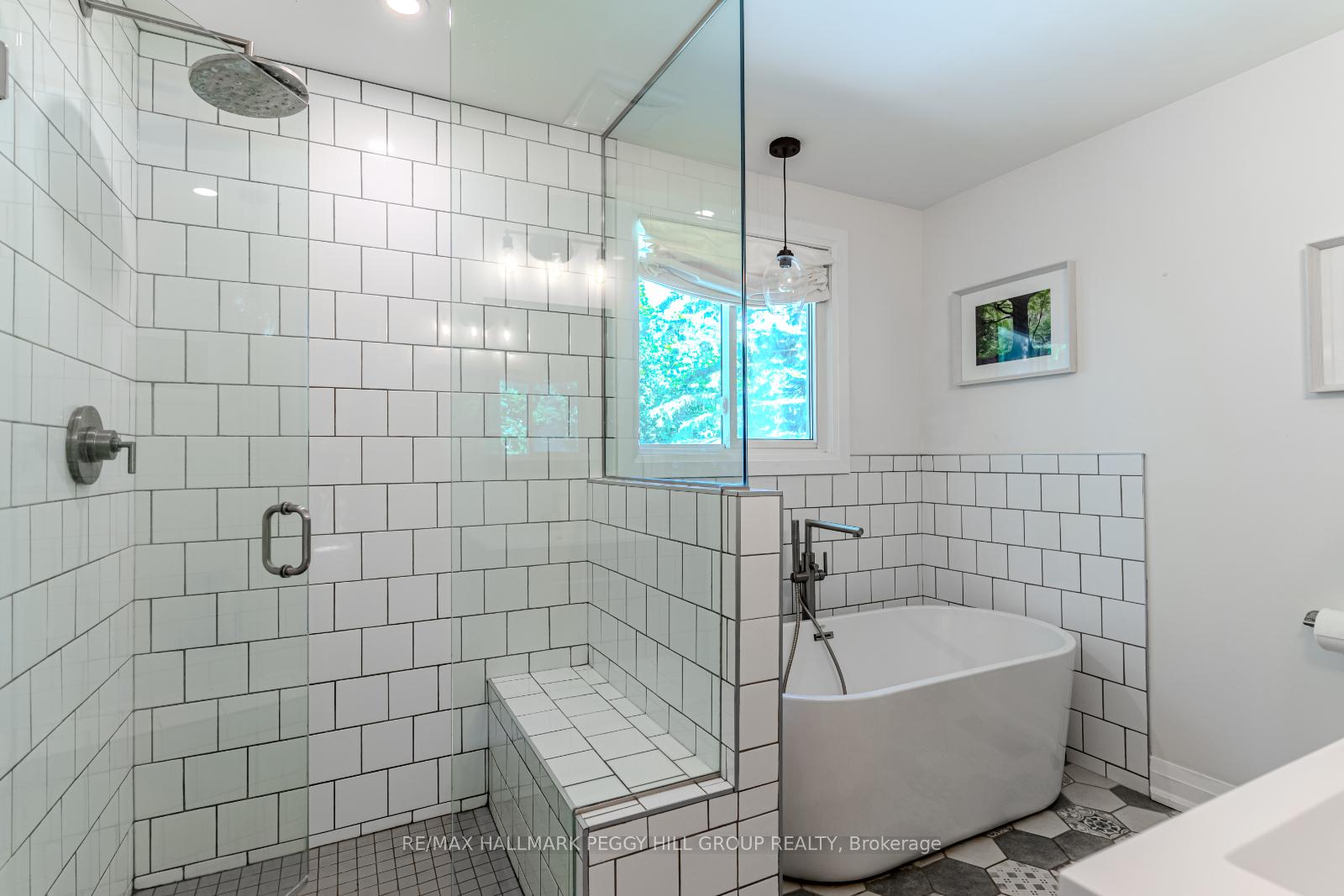Photo 6 of 10 Jill's Court, Barrie, Grove East — HOMEH
