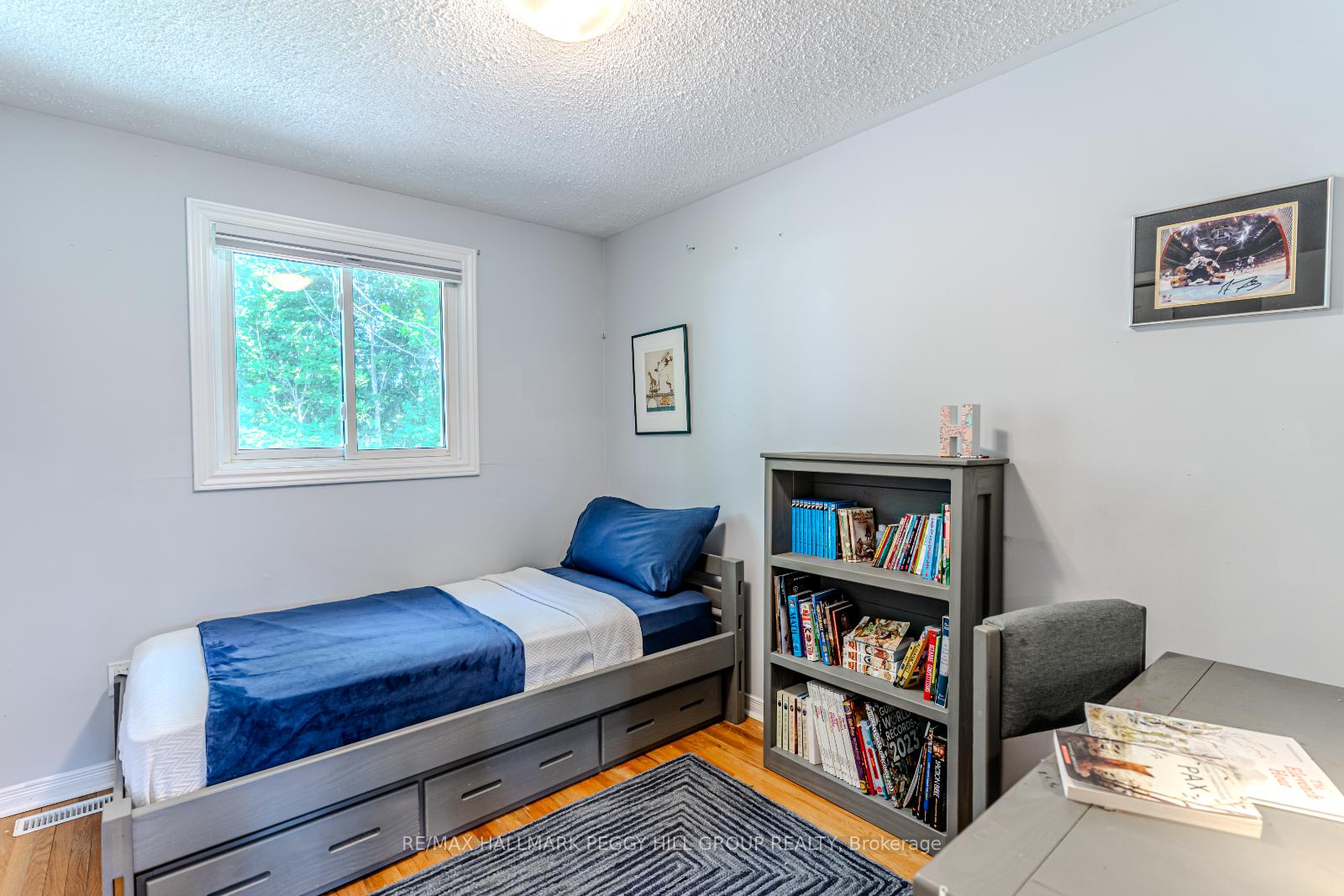 Photo 8 of 10 Jill's Court, Barrie, Grove East — HOMEH