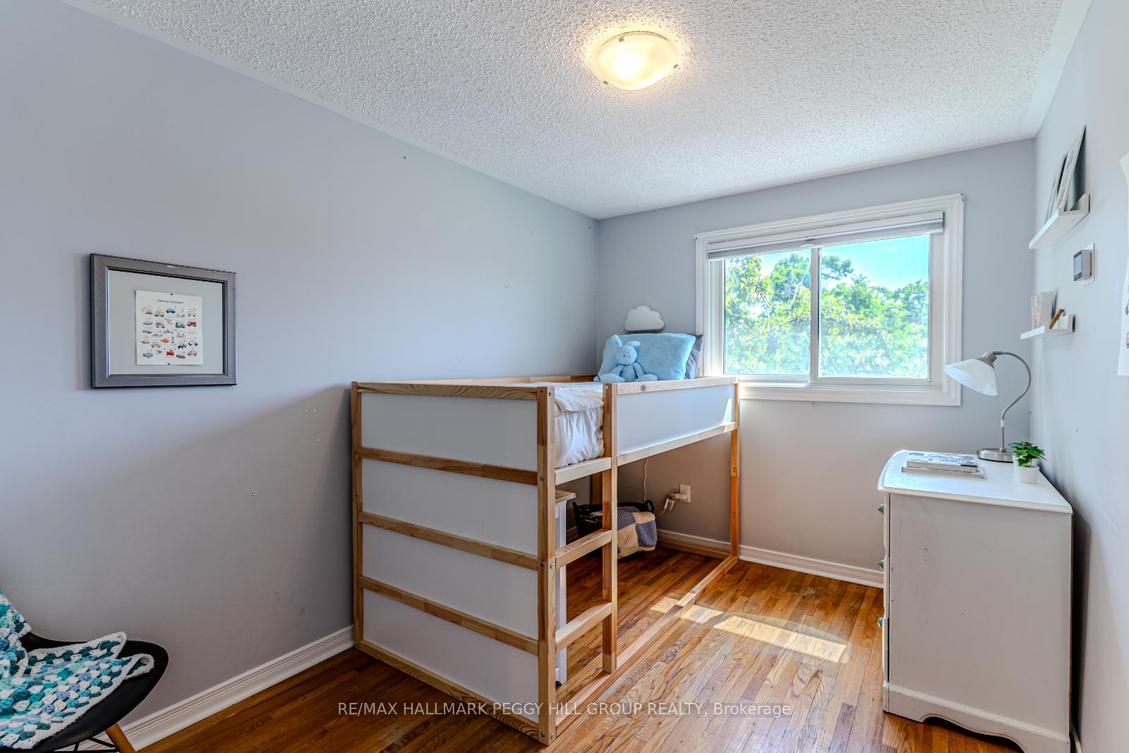 Photo 9 of 10 Jill's Court, Barrie, Grove East — HOMEH