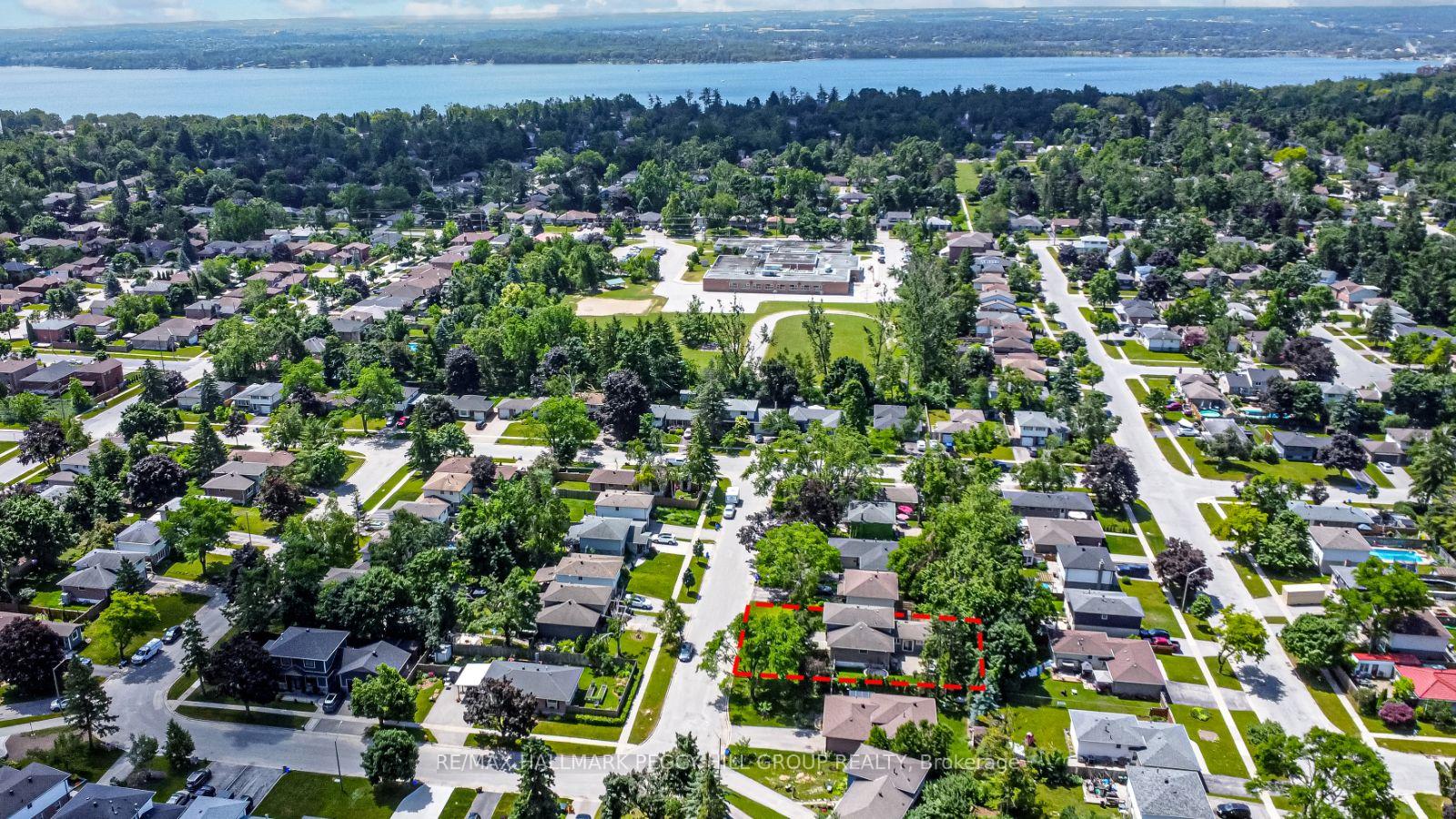 Photo 16 of 10 Jill's Court, Barrie, Grove East — HOMEH