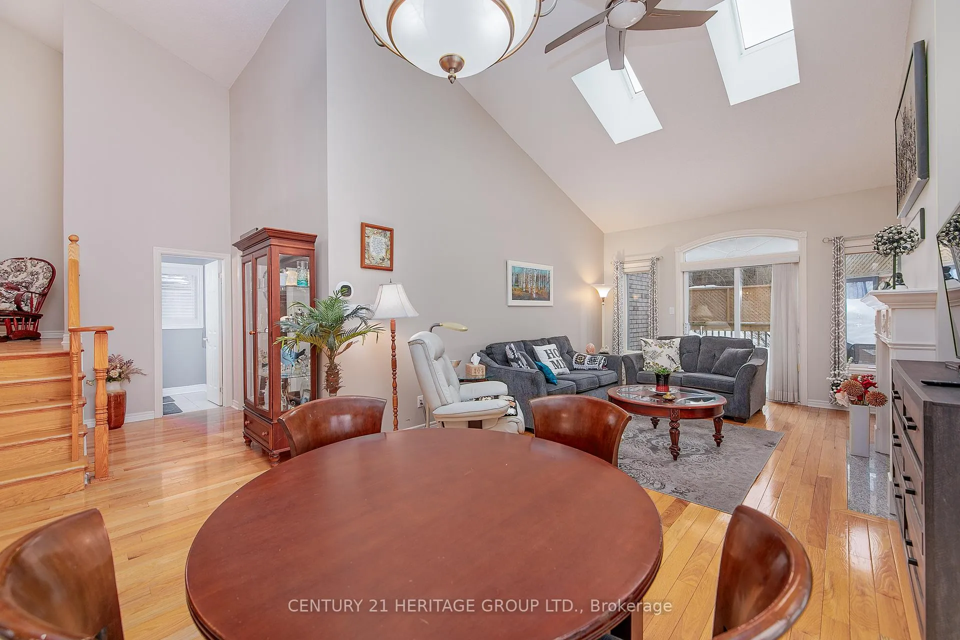 Photo 9 of 4 Artisan Lane, New Tecumseth, Alliston — HOMEH