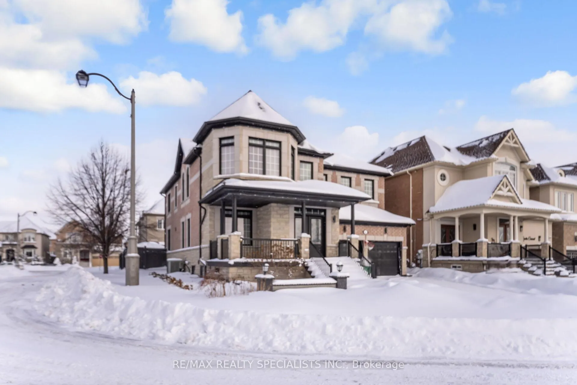 Photo 2 of 21 Quatro Crescent, Brampton, Bram East — HOMEH