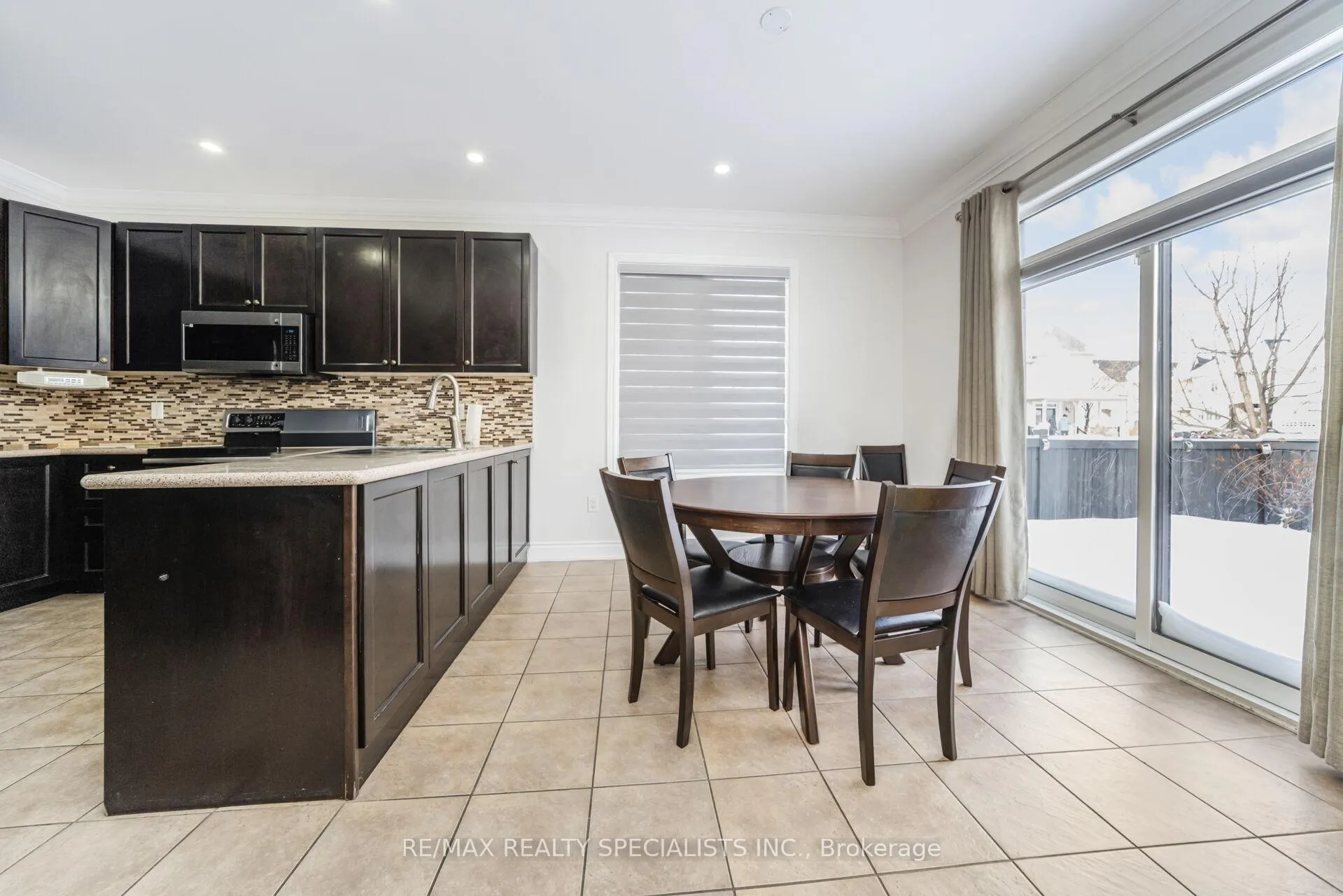 Photo 15 of 21 Quatro Crescent, Brampton, Bram East — HOMEH