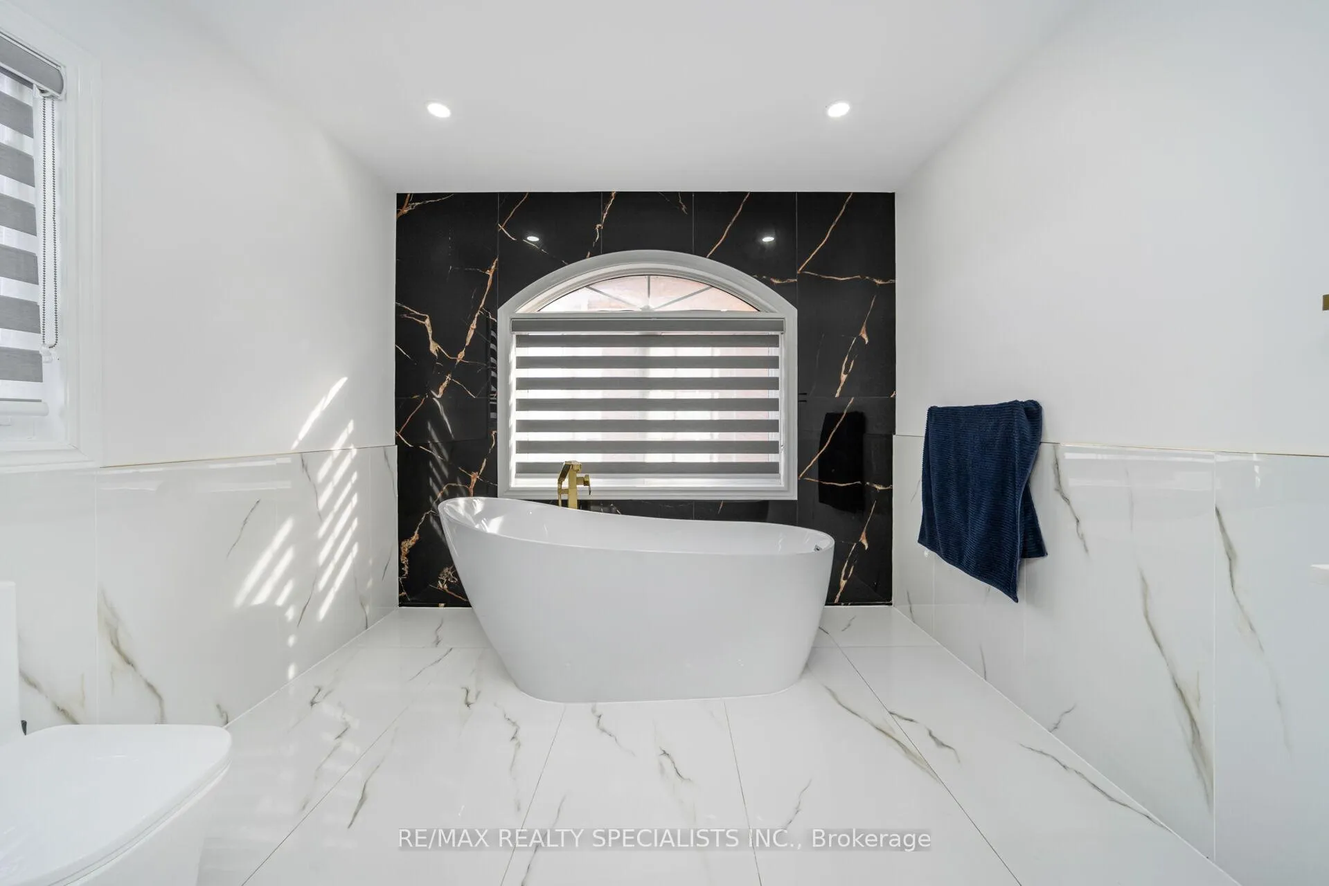 Photo 30 of 21 Quatro Crescent, Brampton, Bram East — HOMEH