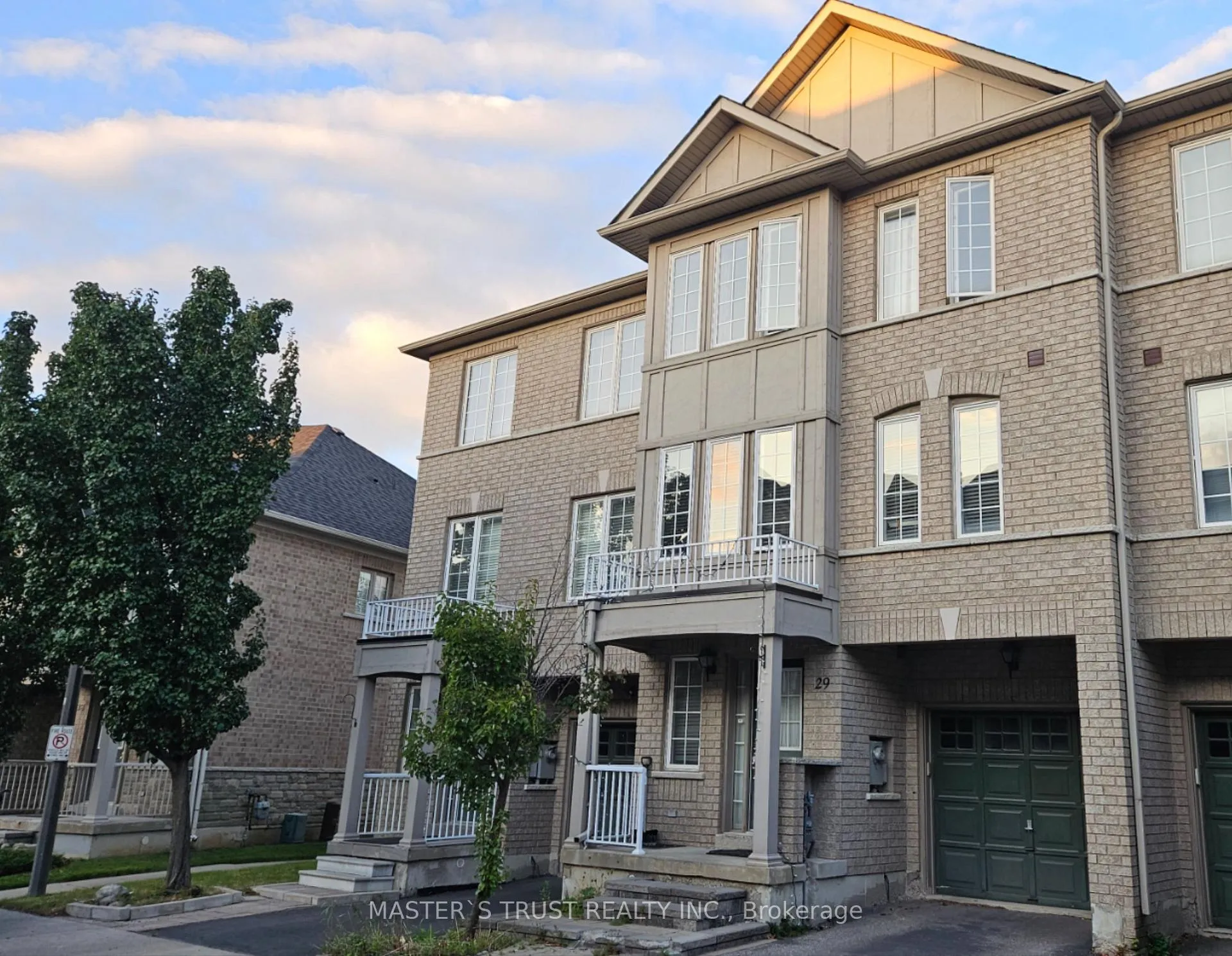 Photo 1 of 29 Warrington Way, Markham, Berczy — HOMEH