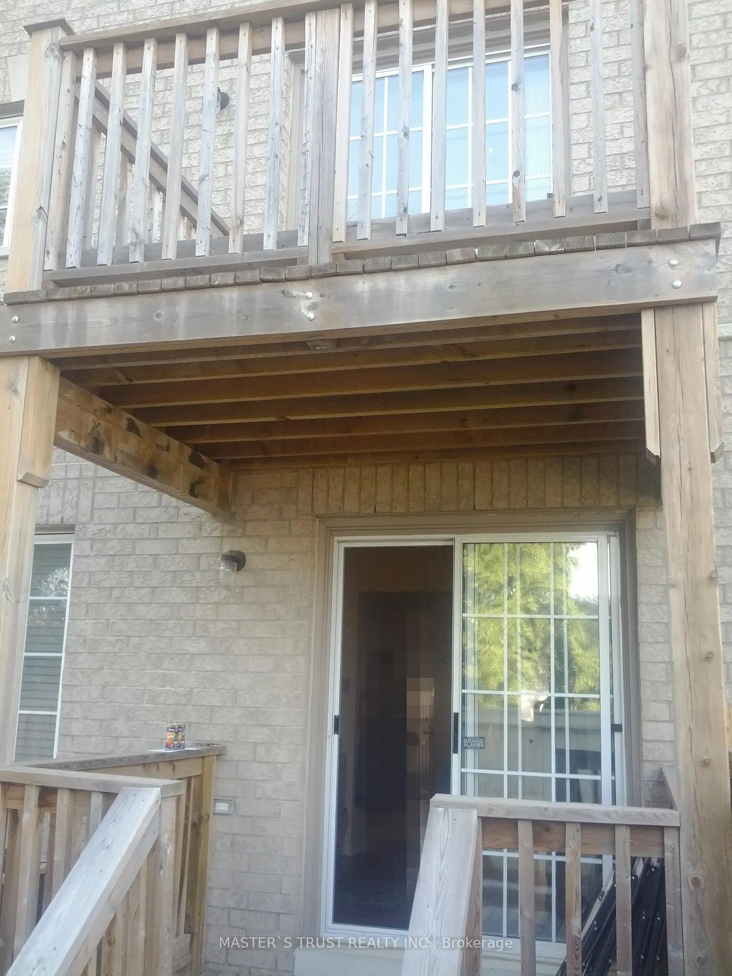 Photo 4 of 29 Warrington Way, Markham, Berczy — HOMEH