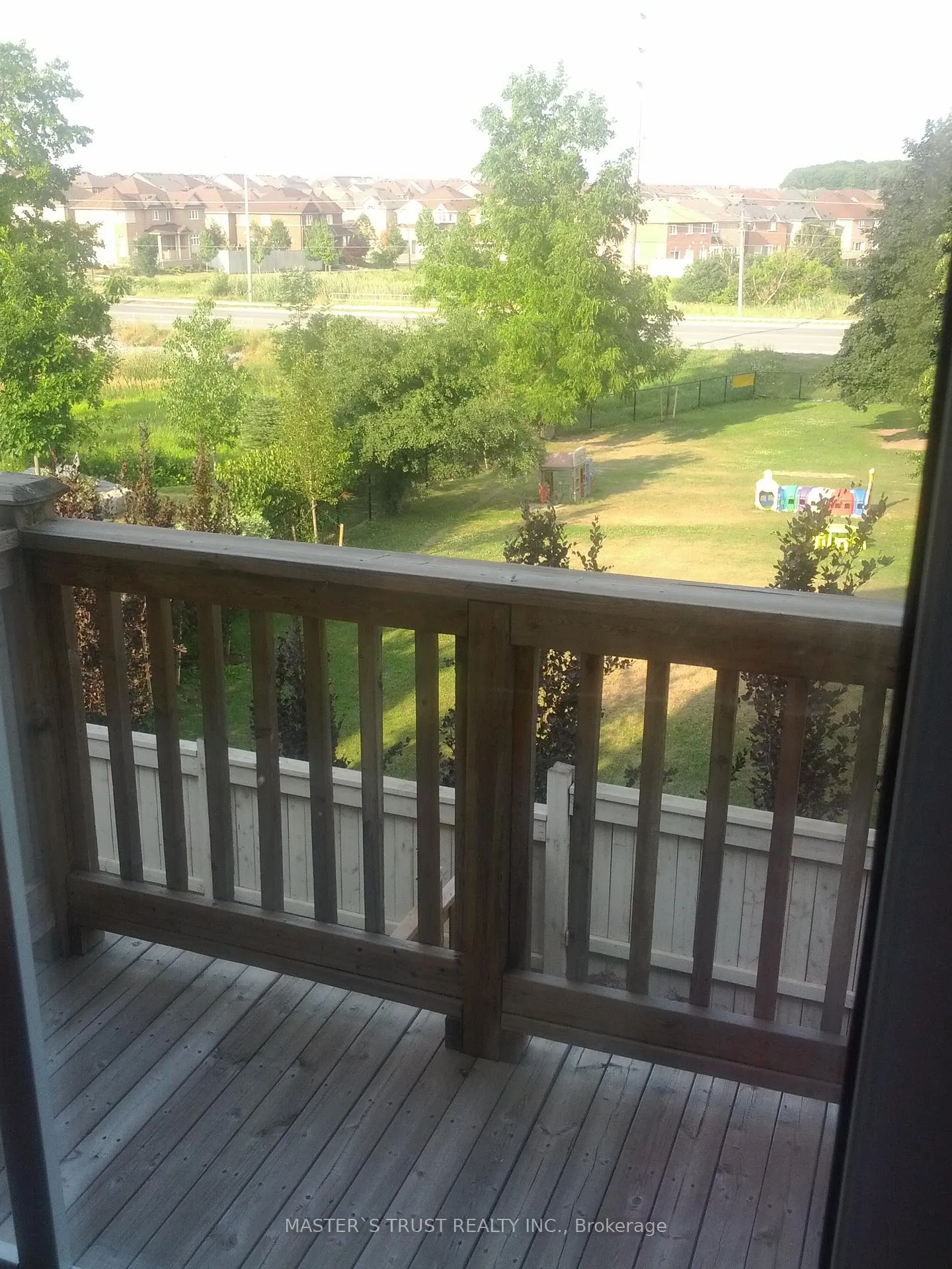 Photo 8 of 29 Warrington Way, Markham, Berczy — HOMEH