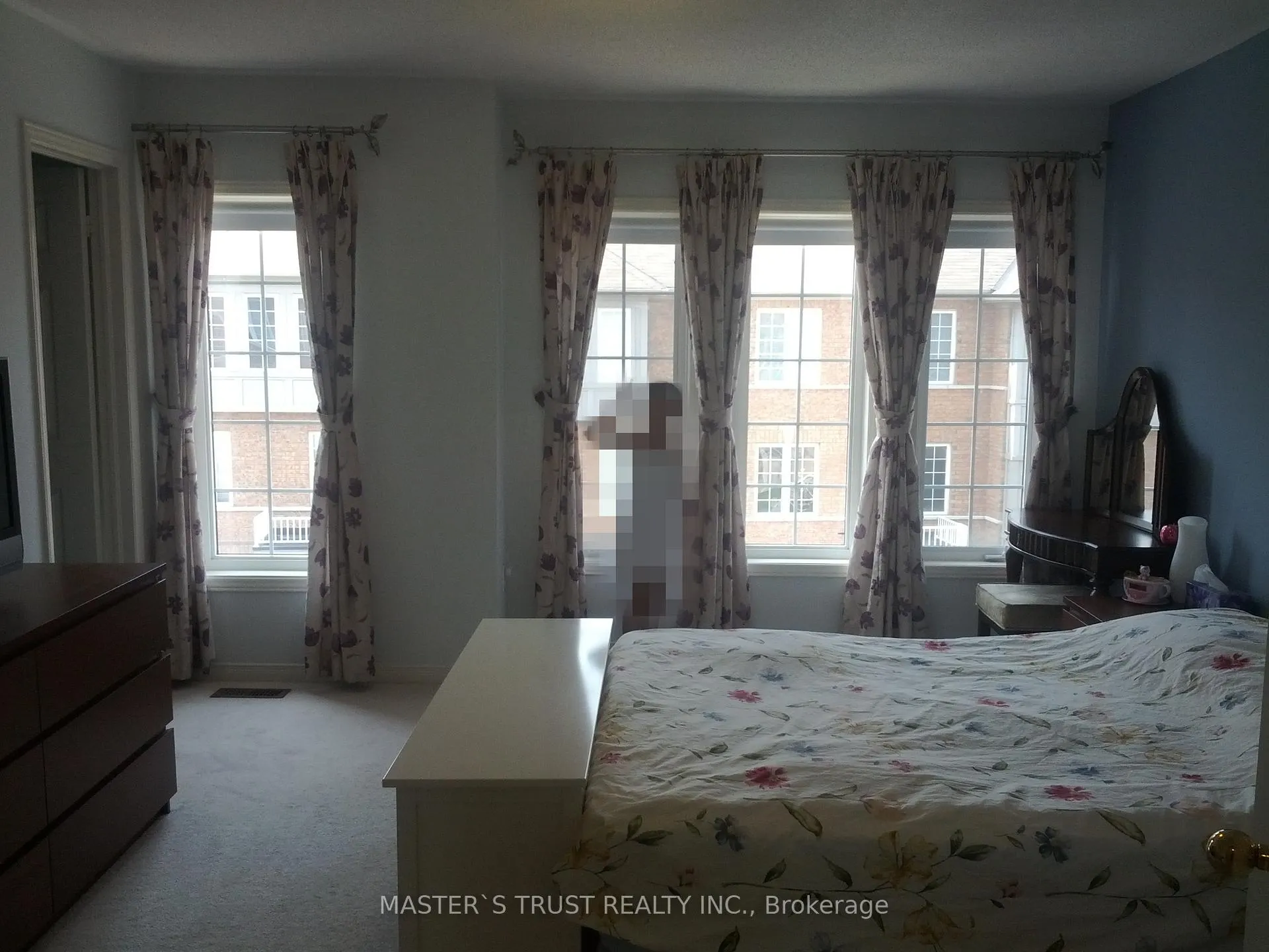 Photo 12 of 29 Warrington Way, Markham, Berczy — HOMEH