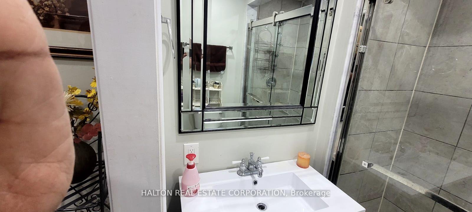 Photo 13 of Unit A, 2452 Cavendish Drive, Burlington, Brant Hills — HOMEH