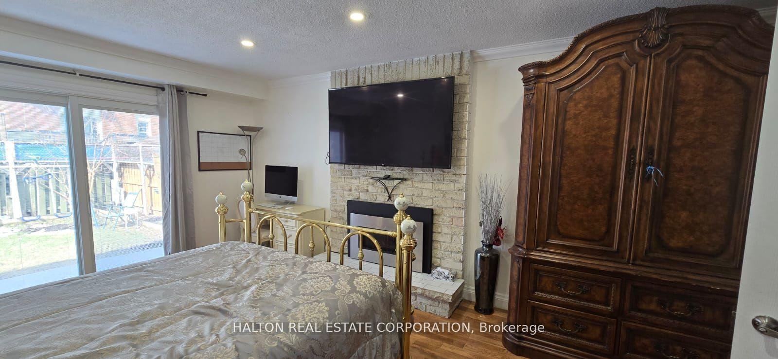 Photo 18 of Unit A, 2452 Cavendish Drive, Burlington, Brant Hills — HOMEH