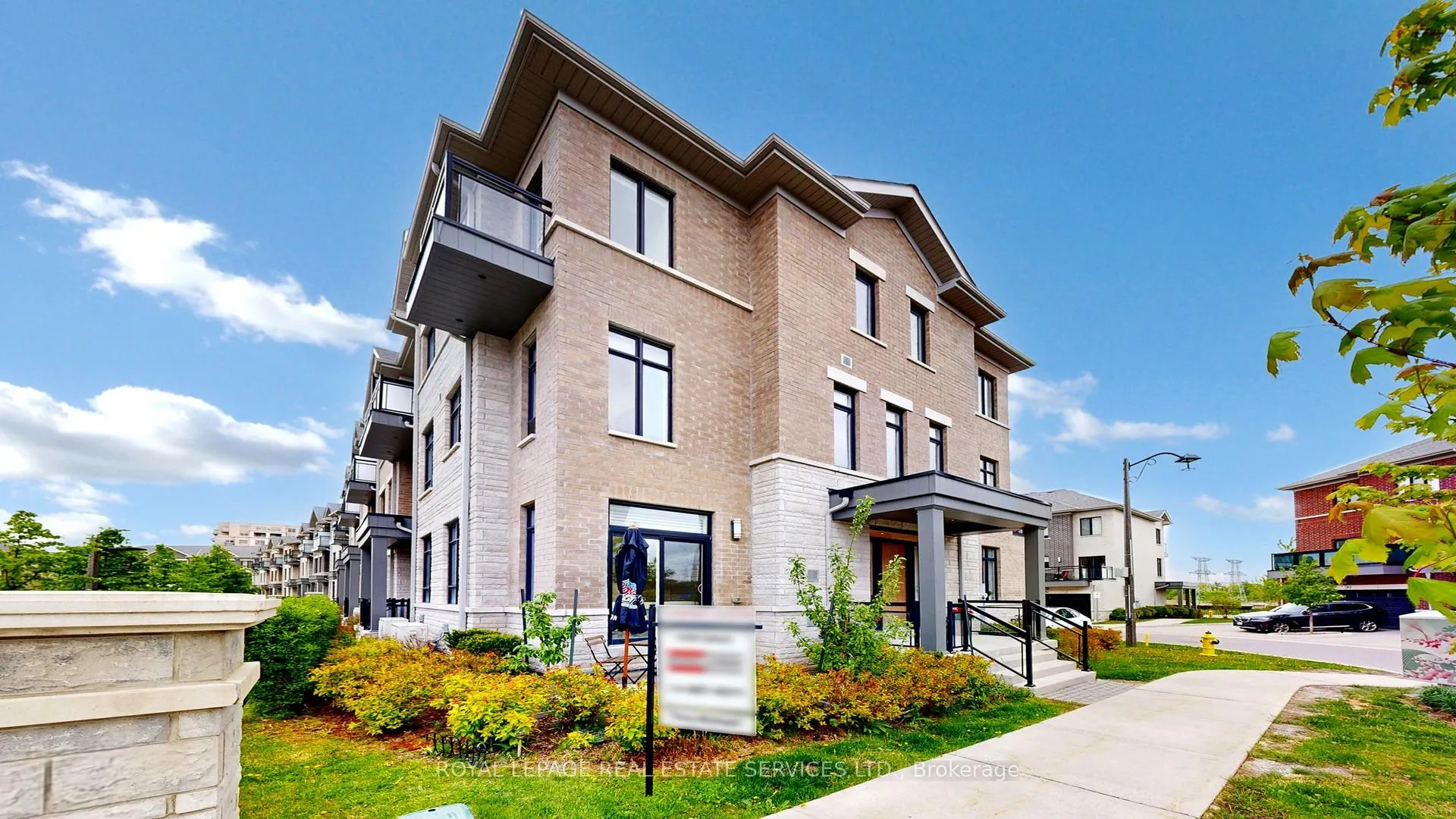 Photo 2 of 51 Feeney Lane, Markham, Commerce Valley — HOMEH