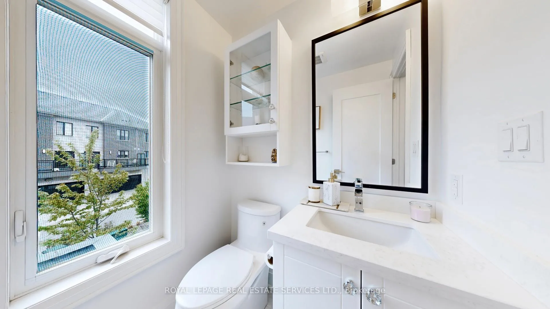 Photo 12 of 51 Feeney Lane, Markham, Commerce Valley — HOMEH