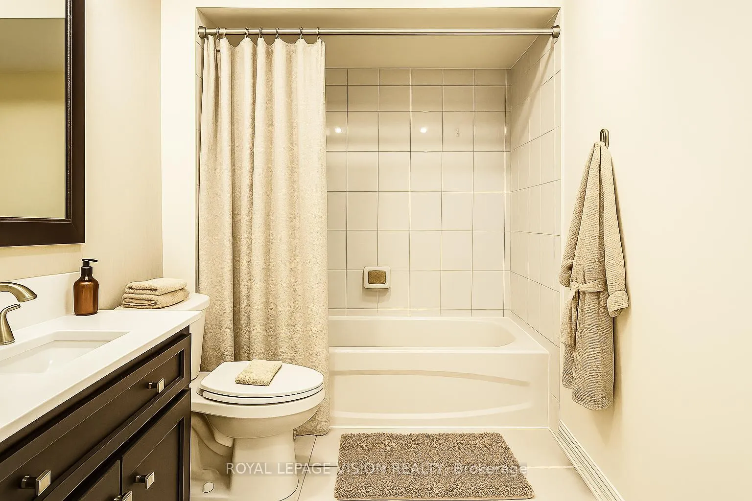 Photo 14 of 893 Transom Crescent, Milton, Willmott — HOMEH
