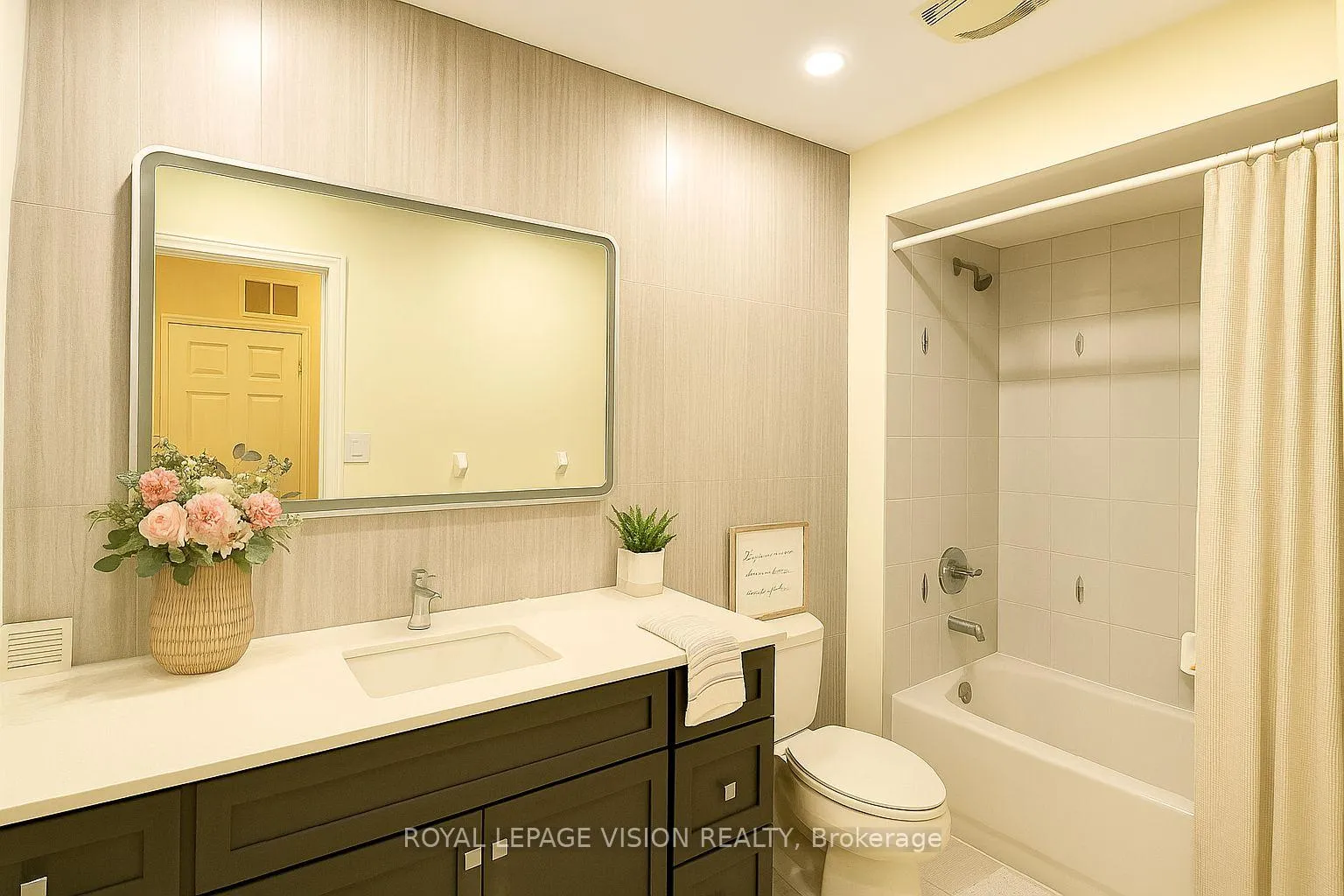 Photo 15 of 893 Transom Crescent, Milton, Willmott — HOMEH