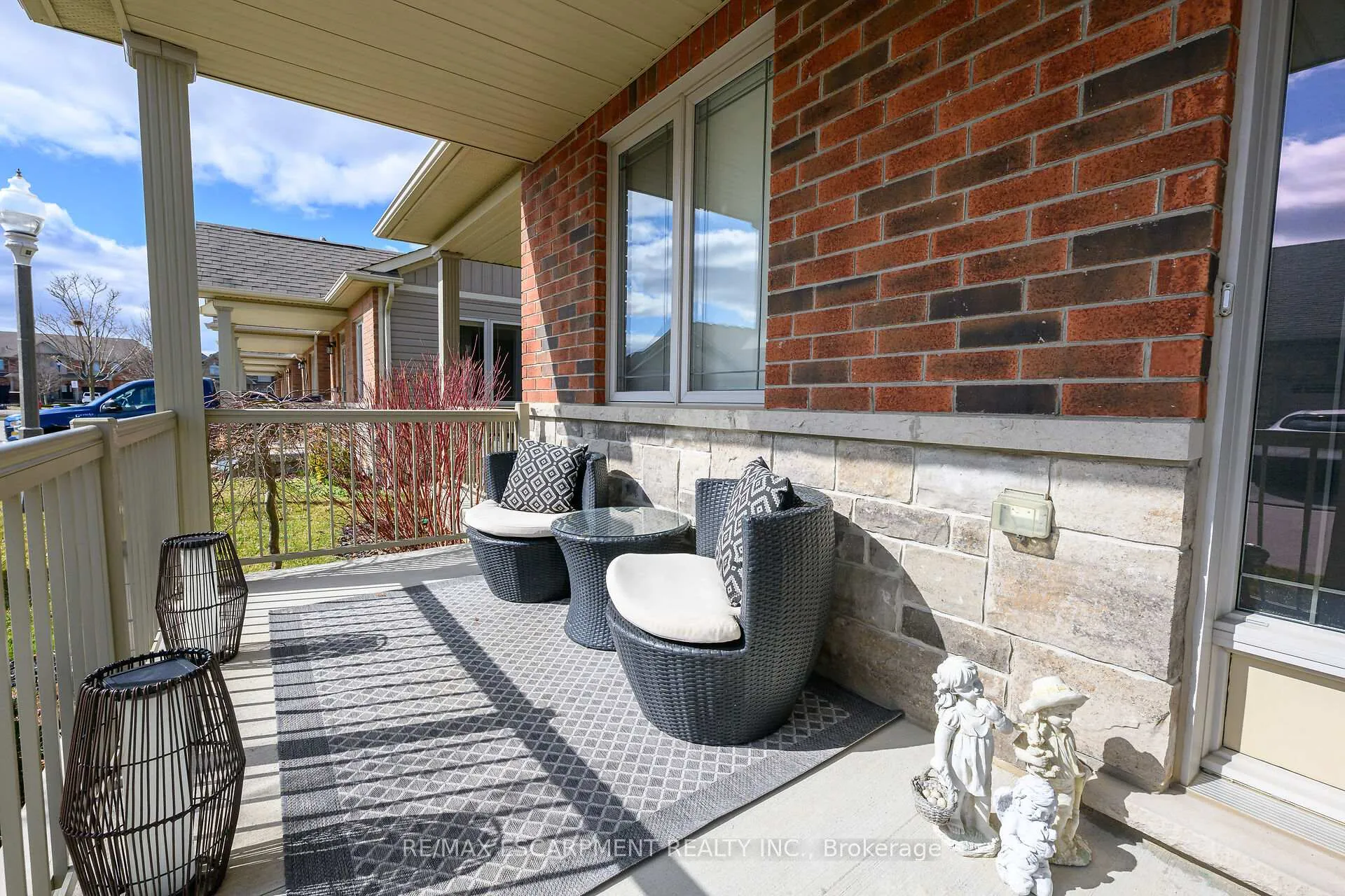 Photo 3 of 11 Murphy Lane, Hamilton, Binbrook — HOMEH