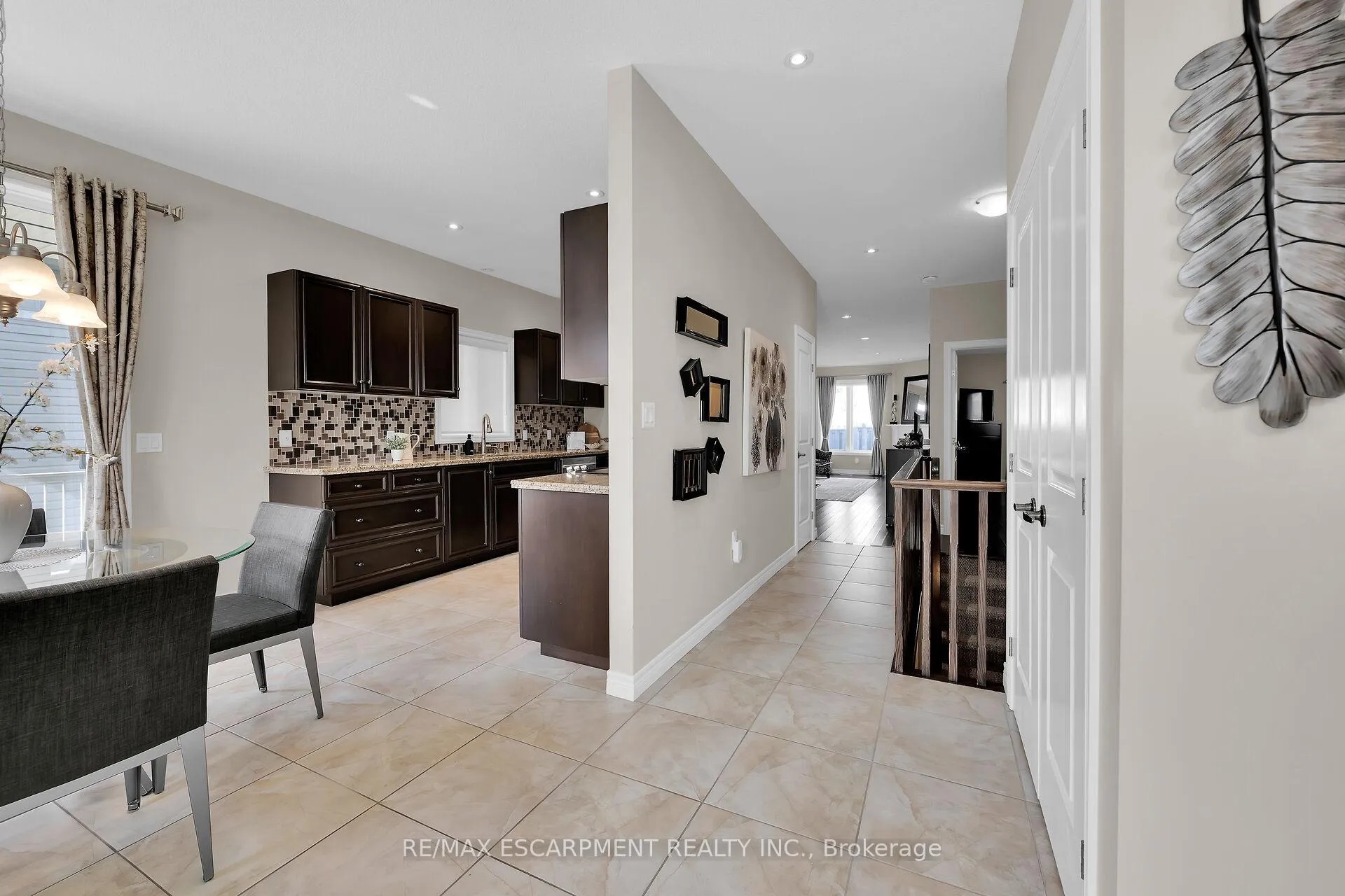 Photo 4 of 11 Murphy Lane, Hamilton, Binbrook — HOMEH
