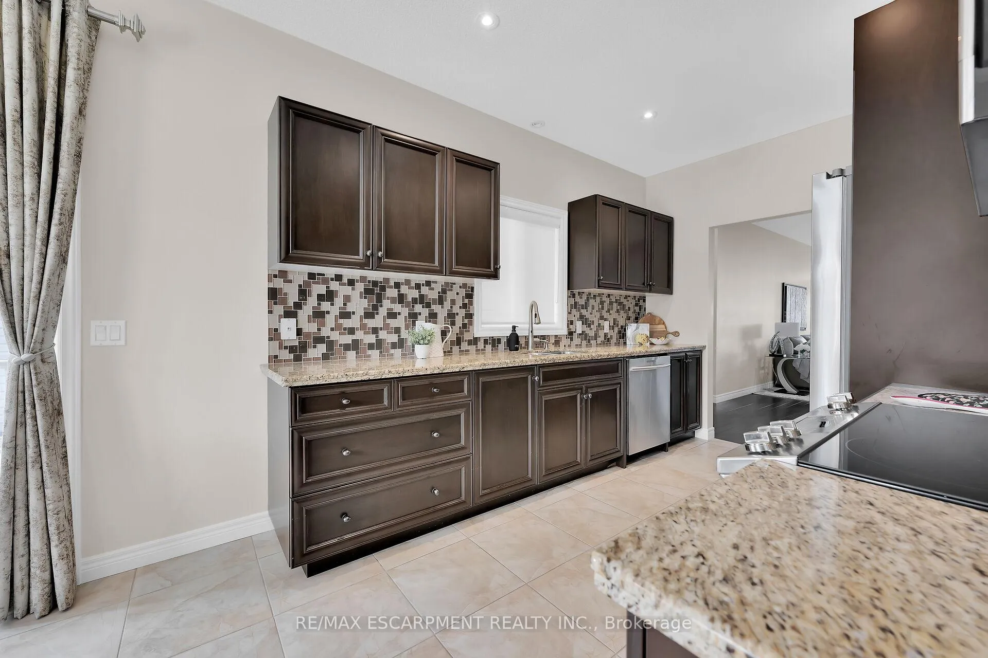Photo 6 of 11 Murphy Lane, Hamilton, Binbrook — HOMEH