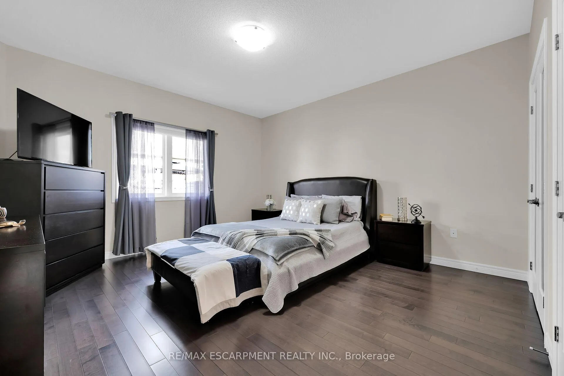 Photo 21 of 11 Murphy Lane, Hamilton, Binbrook — HOMEH