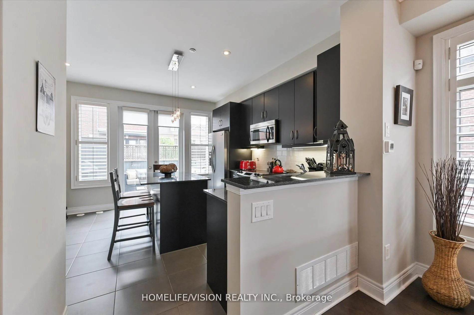 Photo 8 of 2 Agar Lane, Vaughan, West Woodbridge — HOMEH