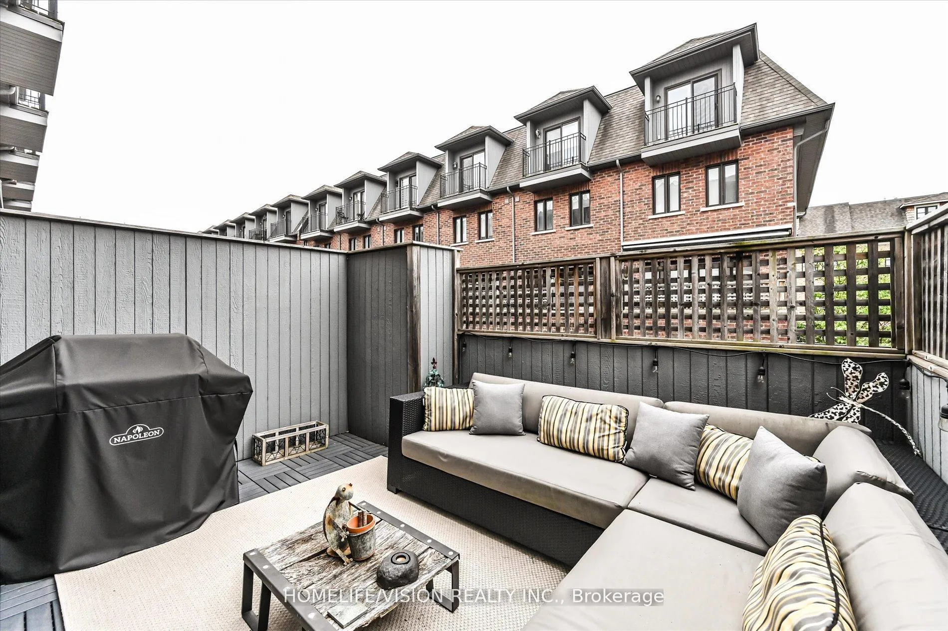 Photo 13 of 2 Agar Lane, Vaughan, West Woodbridge — HOMEH