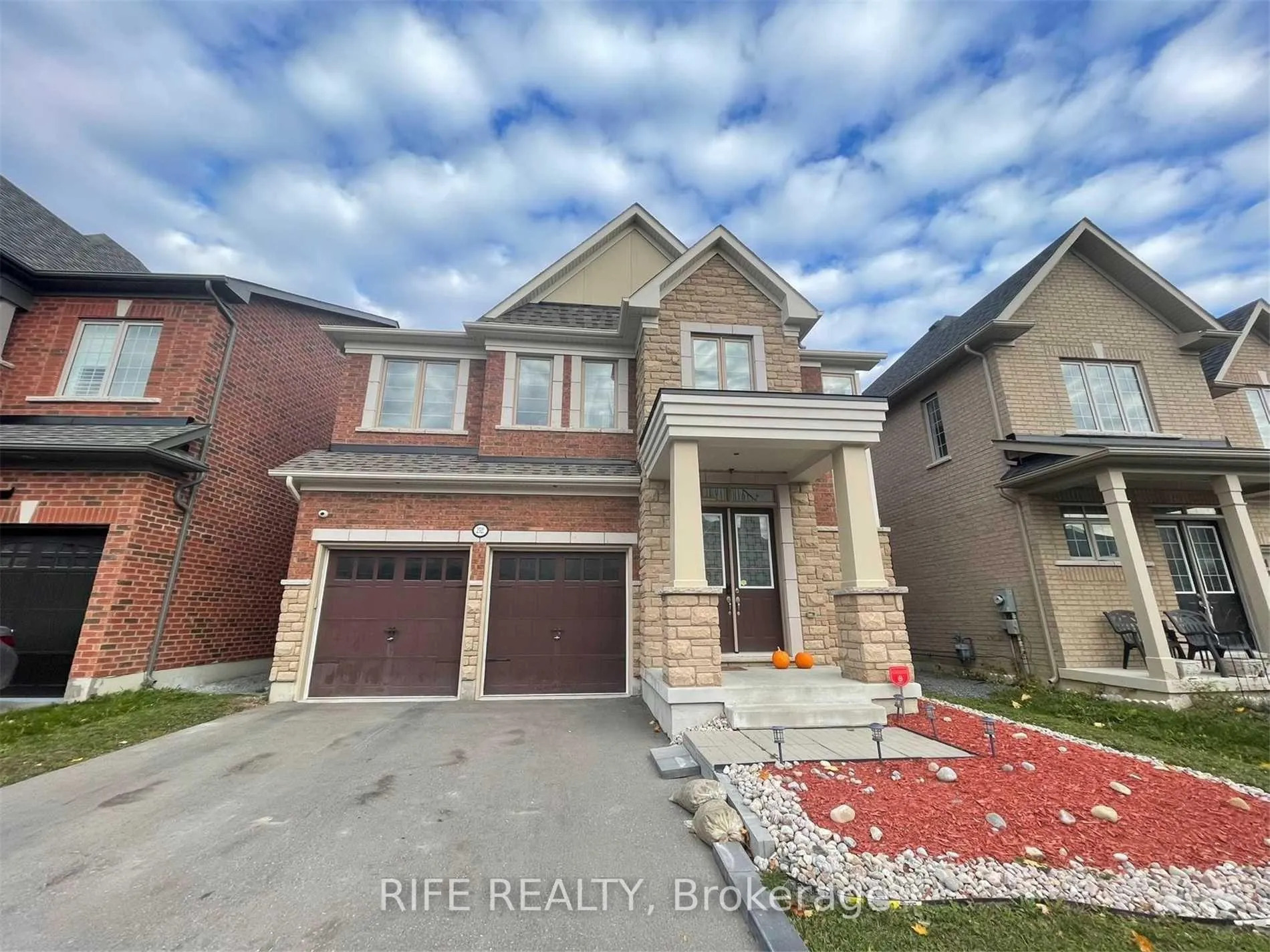 Photo 1 of 2521 Bandsman Crescent, Oshawa, Windfields — HOMEH