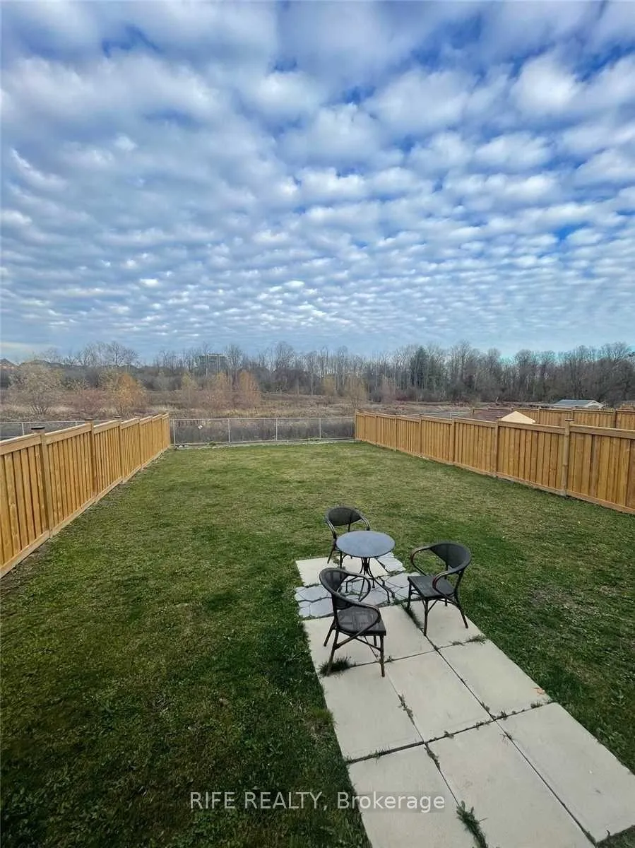 Photo 2 of 2521 Bandsman Crescent, Oshawa, Windfields — HOMEH