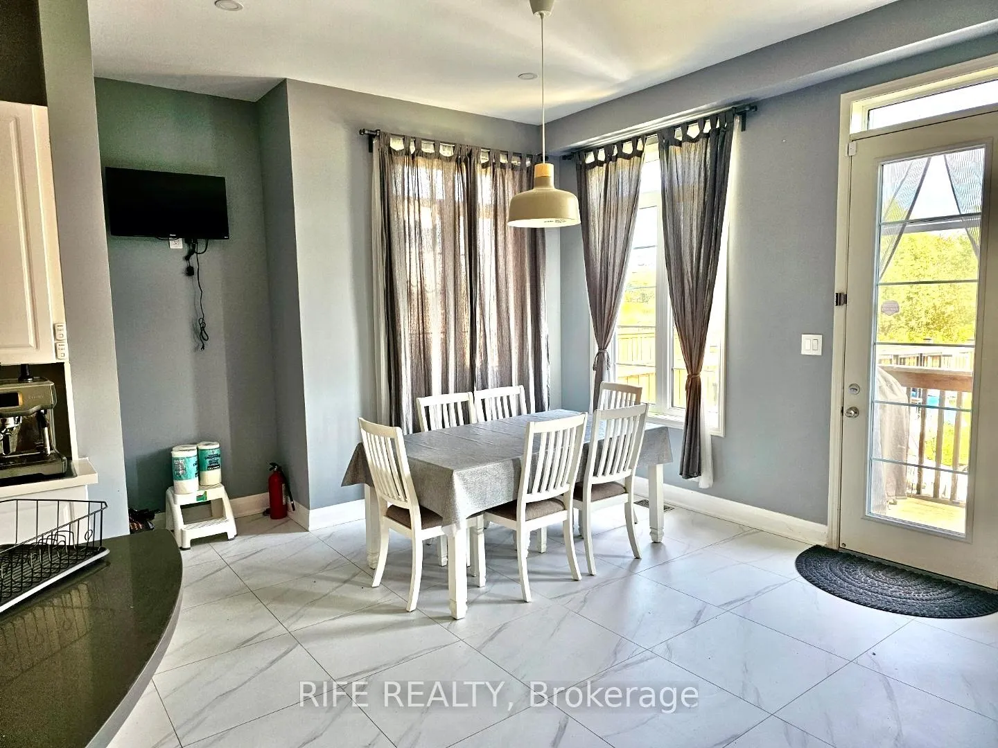 Photo 5 of 2521 Bandsman Crescent, Oshawa, Windfields — HOMEH