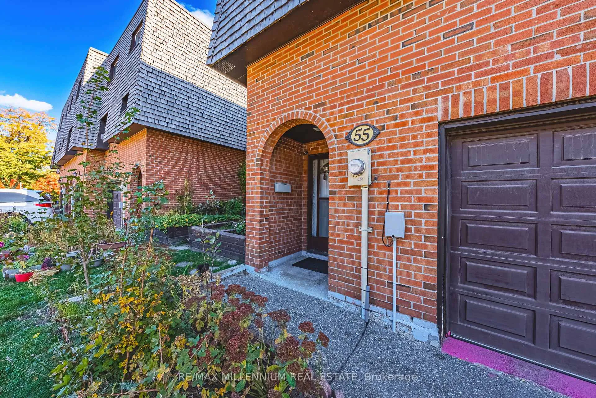 Photo 6 of 55 Briar Path, Brampton, Avondale — HOMEH