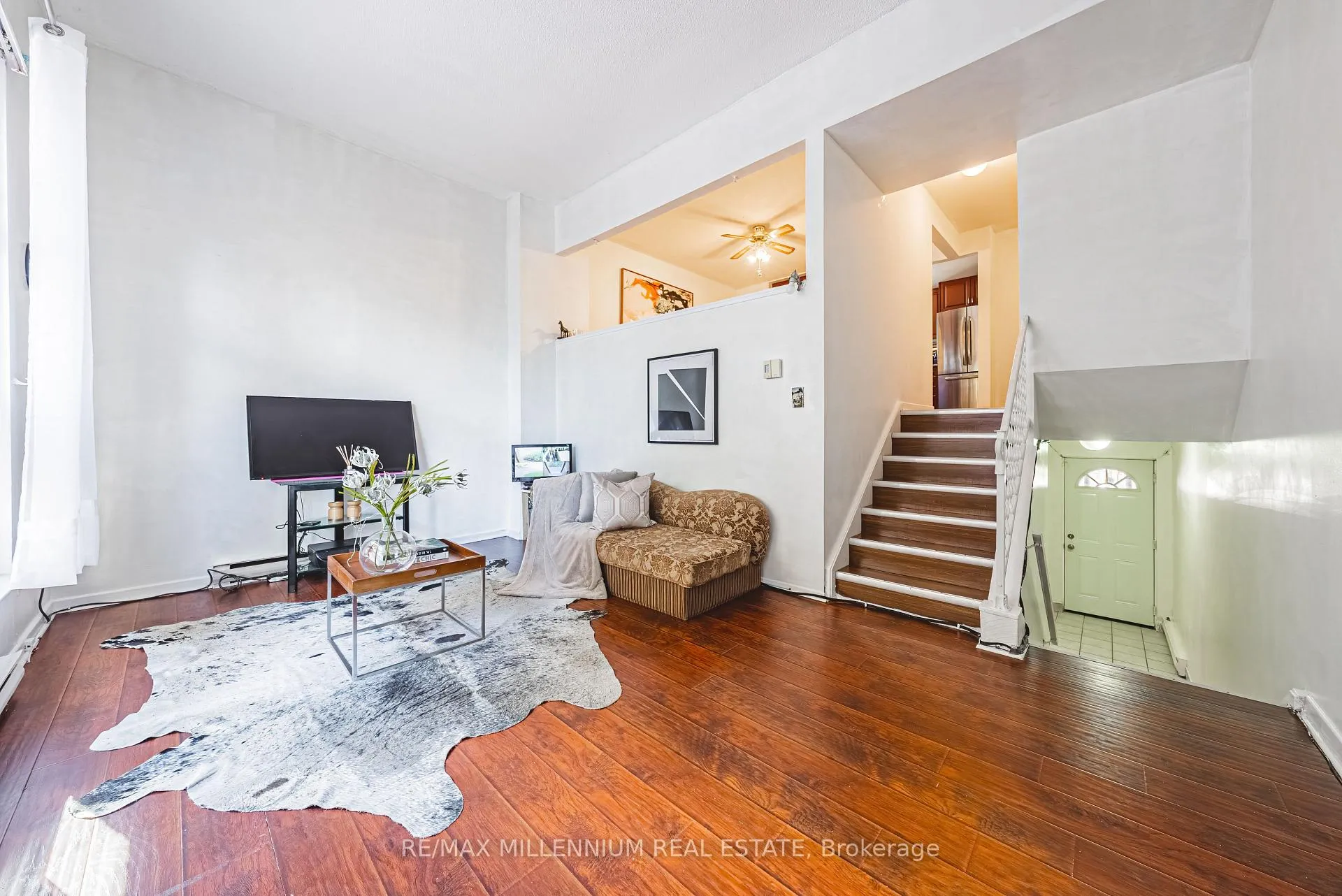 Photo 10 of 55 Briar Path, Brampton, Avondale — HOMEH