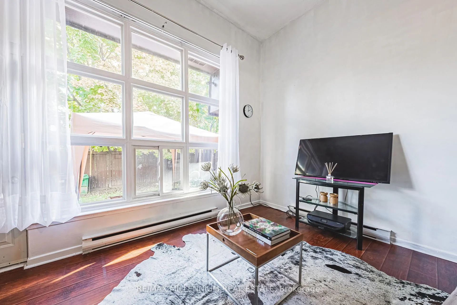 Photo 11 of 55 Briar Path, Brampton, Avondale — HOMEH