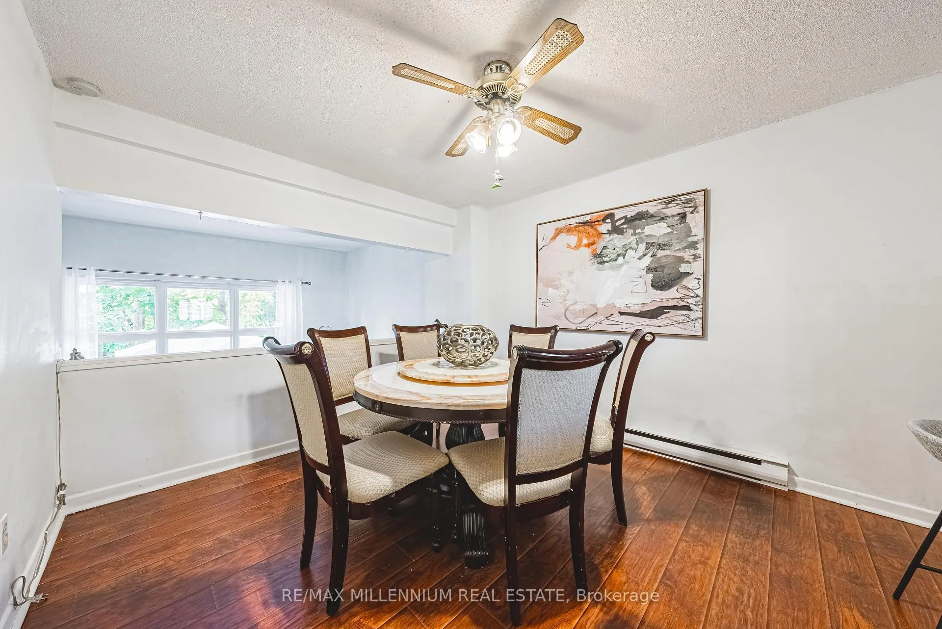 Photo 12 of 55 Briar Path, Brampton, Avondale — HOMEH