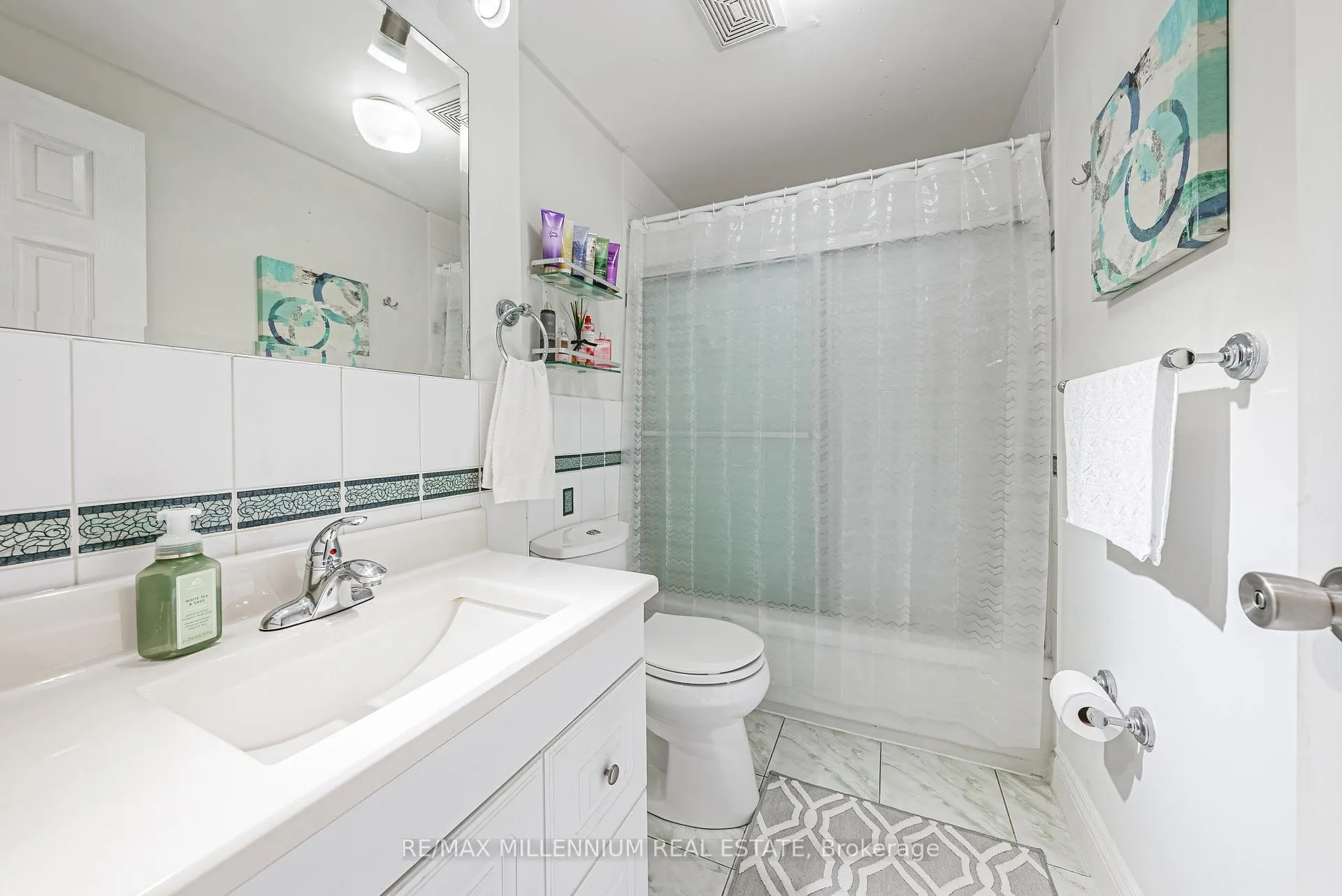 Photo 25 of 55 Briar Path, Brampton, Avondale — HOMEH