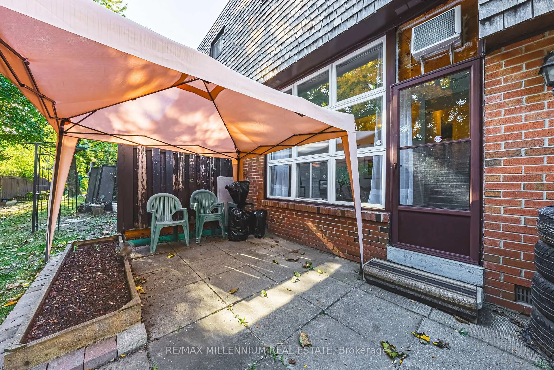 Photo 33 of 55 Briar Path, Brampton, Avondale — HOMEH