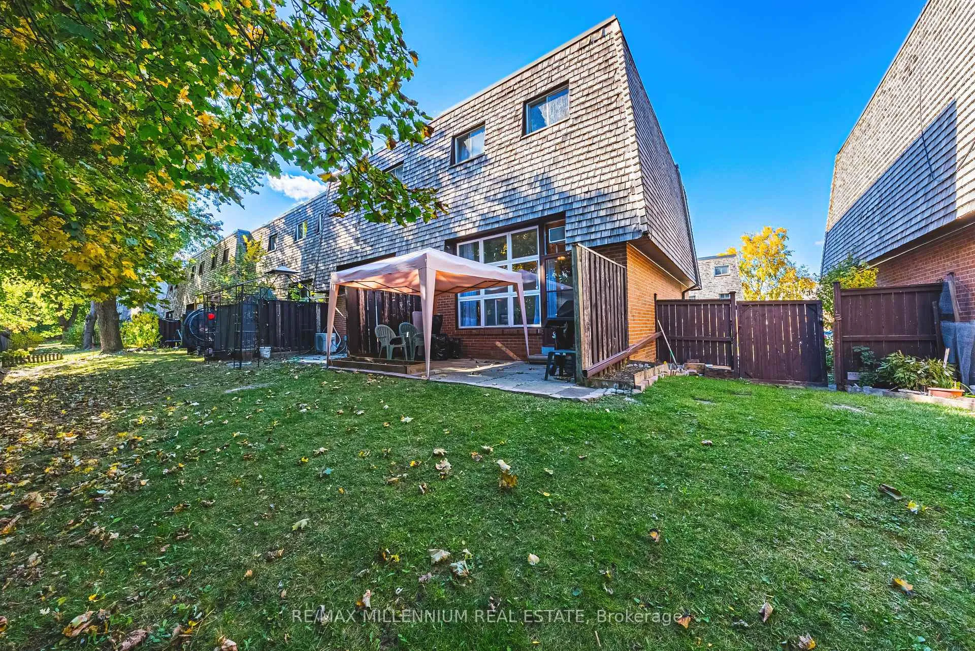 Photo 34 of 55 Briar Path, Brampton, Avondale — HOMEH