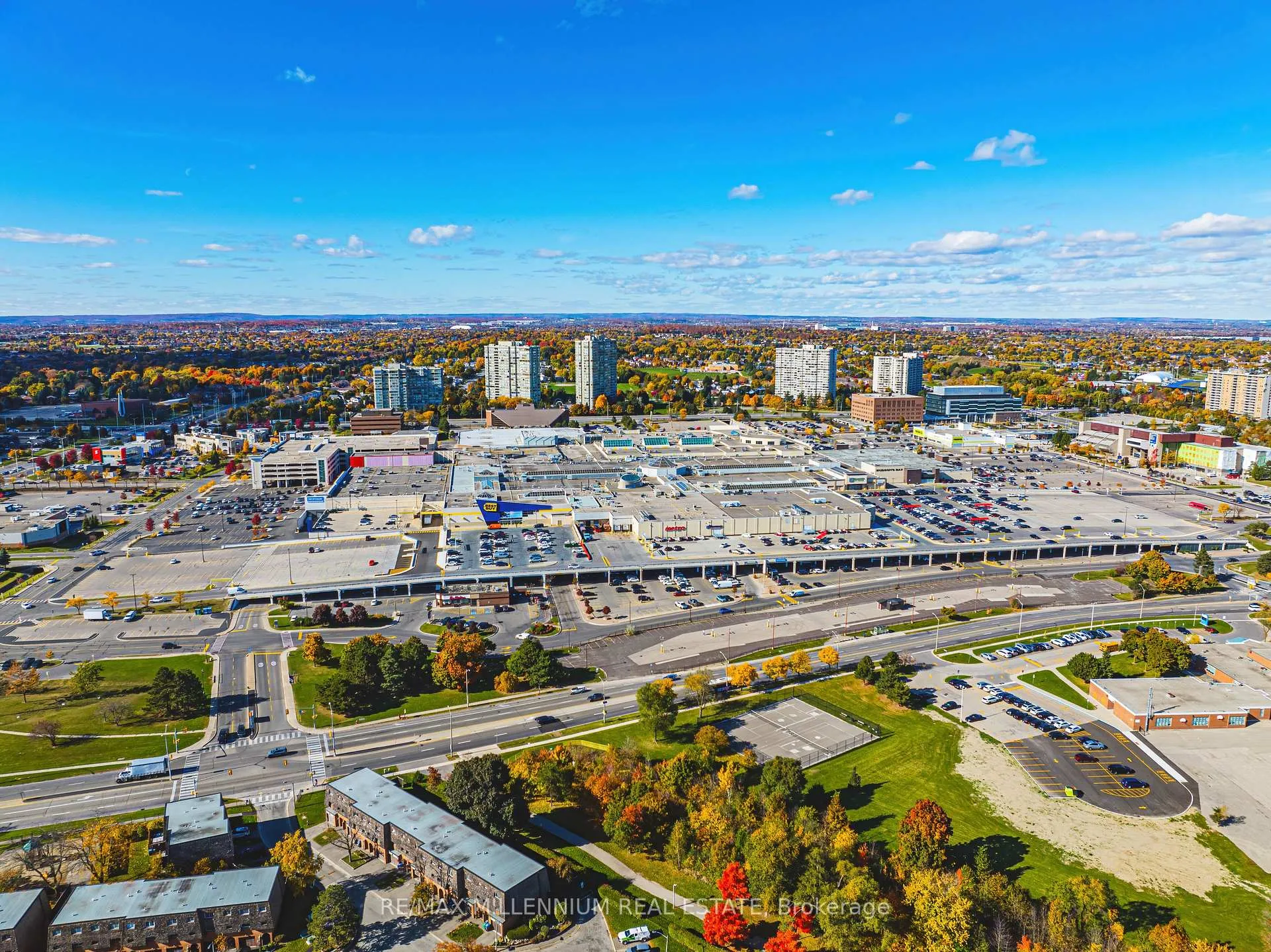 Photo 36 of 55 Briar Path, Brampton, Avondale — HOMEH