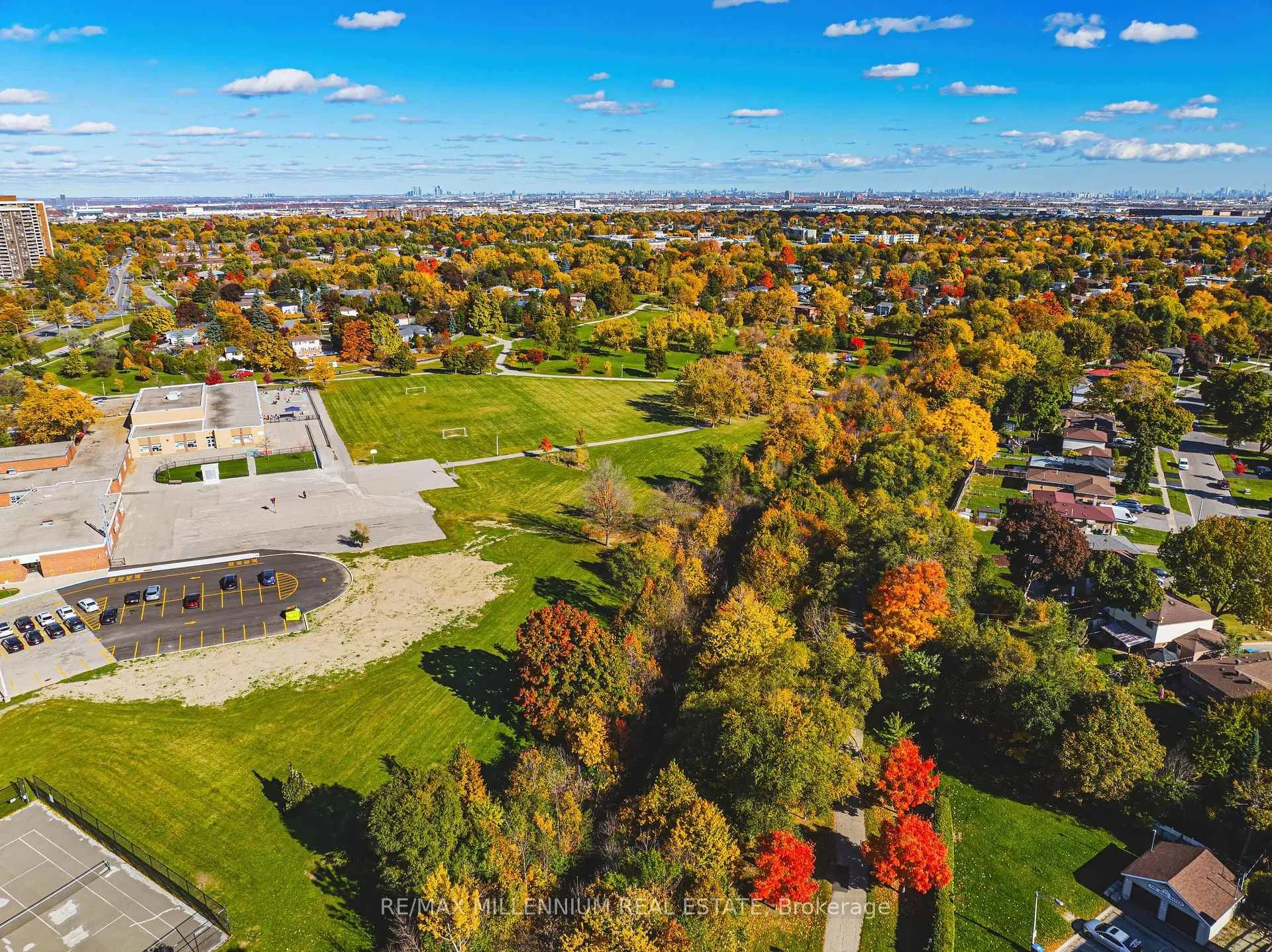 Photo 39 of 55 Briar Path, Brampton, Avondale — HOMEH