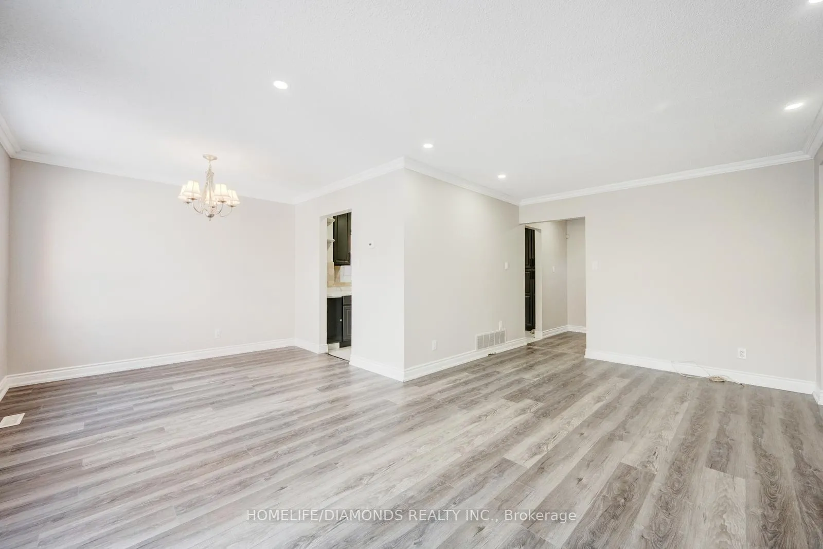 Photo 5 of 79 Ecclestone Drive, Brampton, Bram West — HOMEH