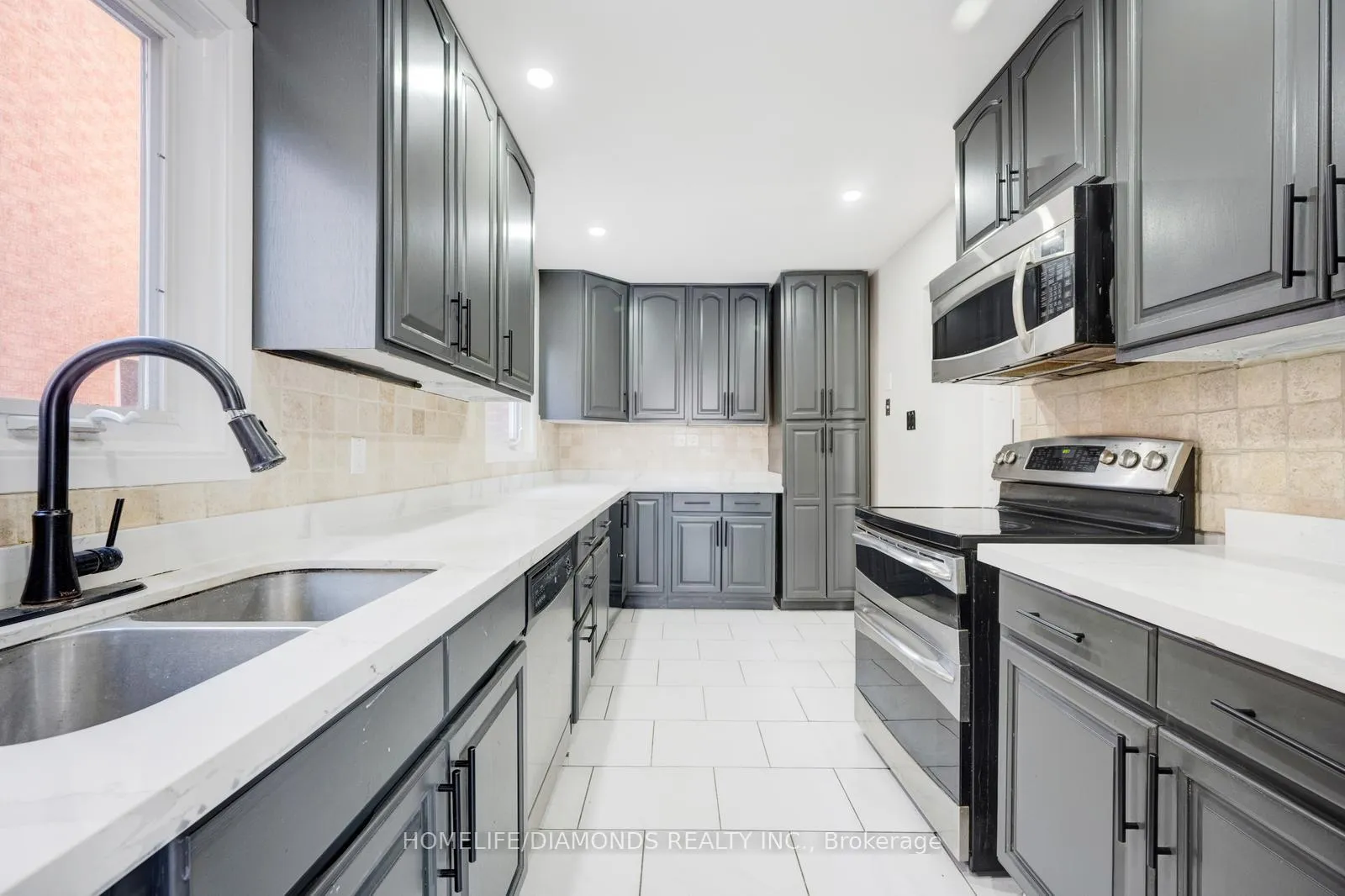 Photo 16 of 79 Ecclestone Drive, Brampton, Bram West — HOMEH