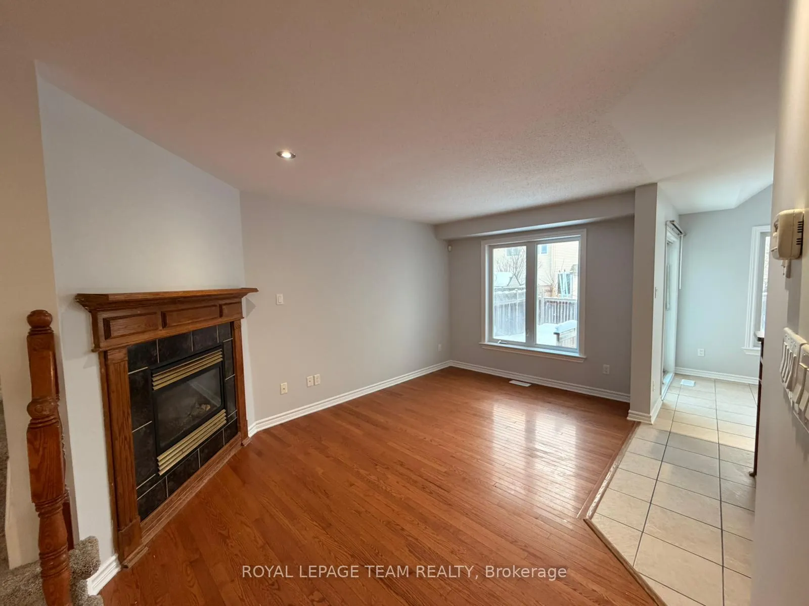 Photo 7 of 21 Cresthaven Drive, Ottawa, Barrhaven East — HOMEH