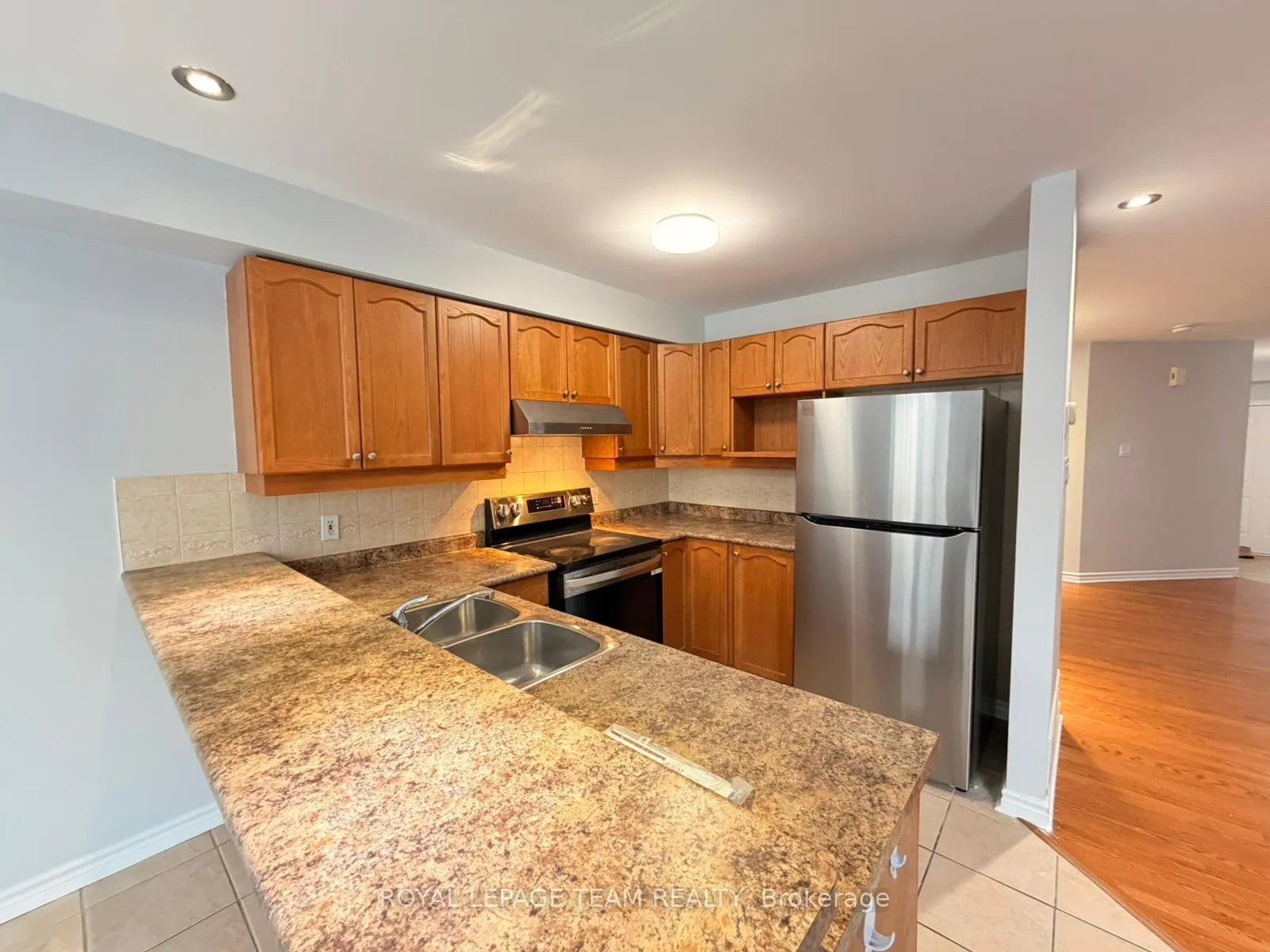 Photo 11 of 21 Cresthaven Drive, Ottawa, Barrhaven East — HOMEH