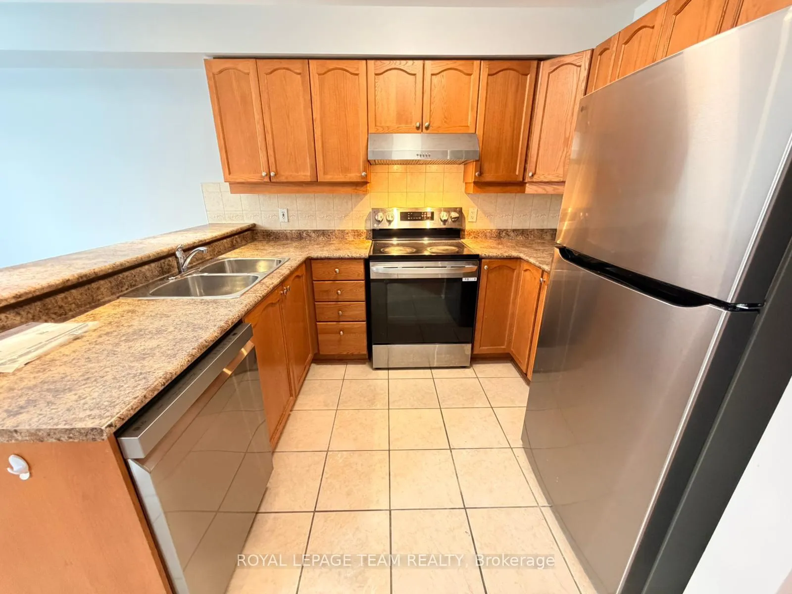 Photo 12 of 21 Cresthaven Drive, Ottawa, Barrhaven East — HOMEH