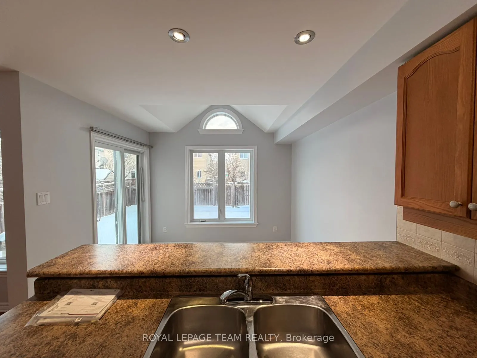 Photo 13 of 21 Cresthaven Drive, Ottawa, Barrhaven East — HOMEH