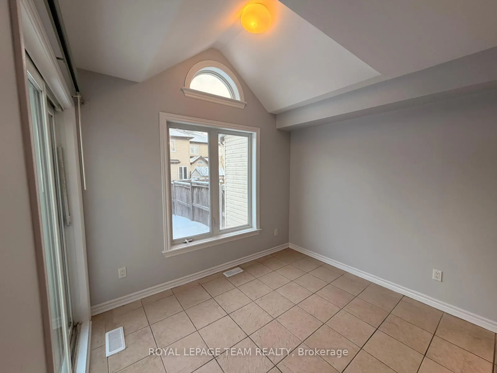 Photo 14 of 21 Cresthaven Drive, Ottawa, Barrhaven East — HOMEH