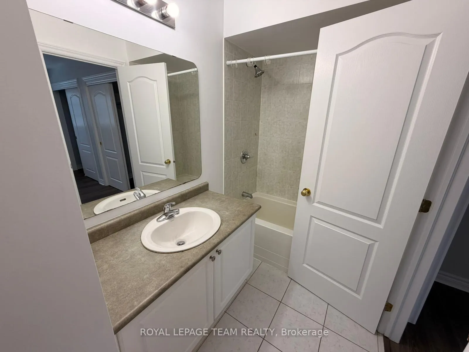 Photo 26 of 21 Cresthaven Drive, Ottawa, Barrhaven East — HOMEH