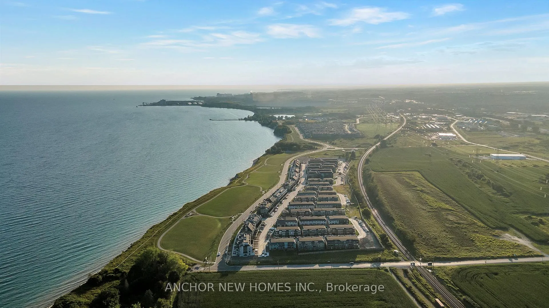 Photo 5 of 16A Lookout Drive, Clarington, Bowmanville — HOMEH