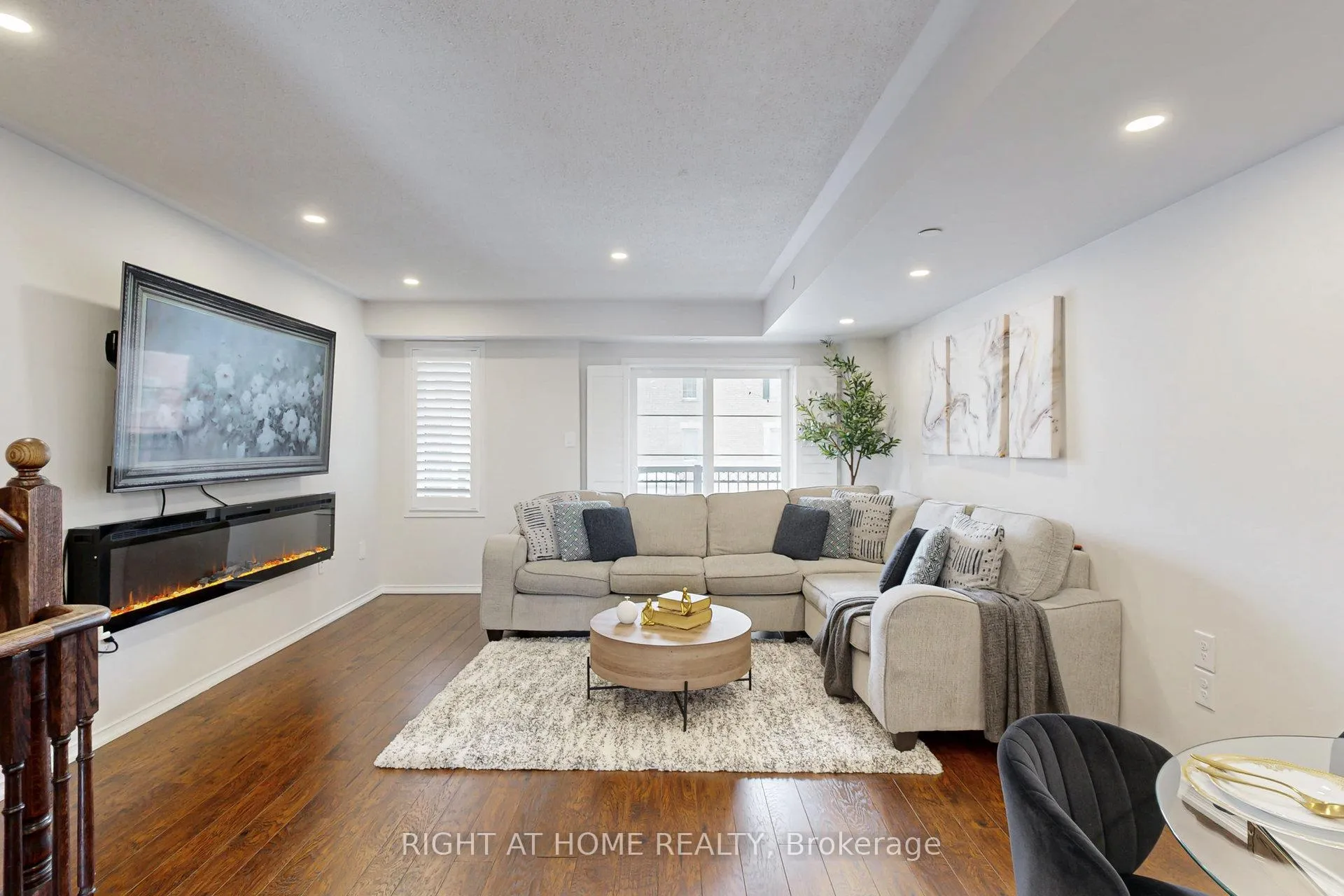 Photo 5 of 2558 Bromus Path, Oshawa, Windfields — HOMEH